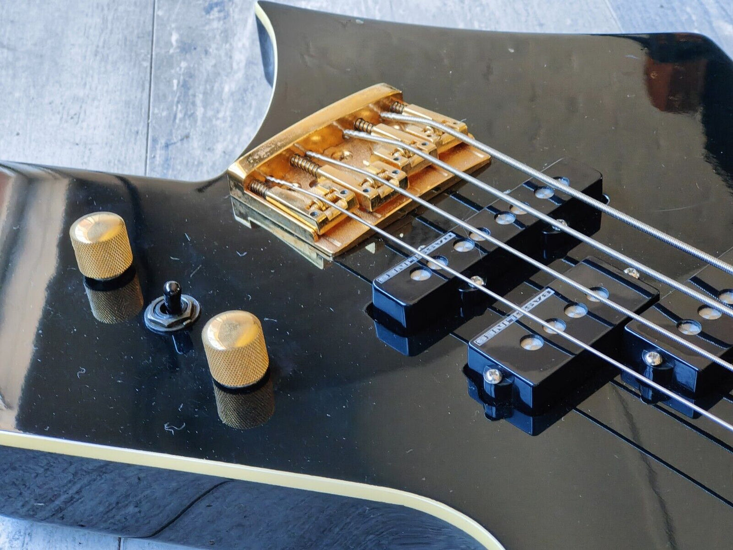 2000's Target (by Fernandes Japan) XBT-50 Warlock Bass (Black)