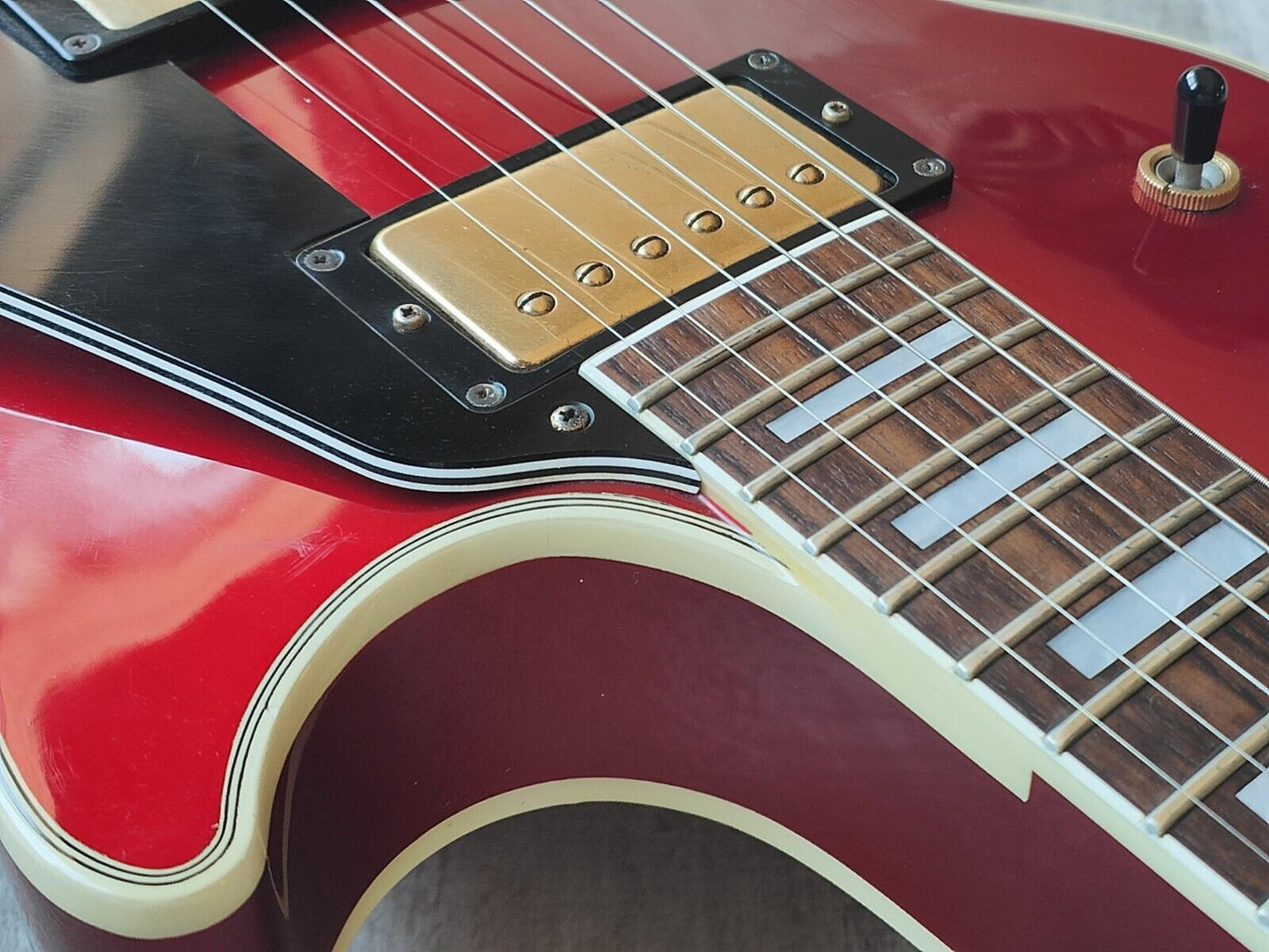 2010 FGN (Fujigen) NCLC-10R Neo Classic Series Les Paul (Metallic Red)