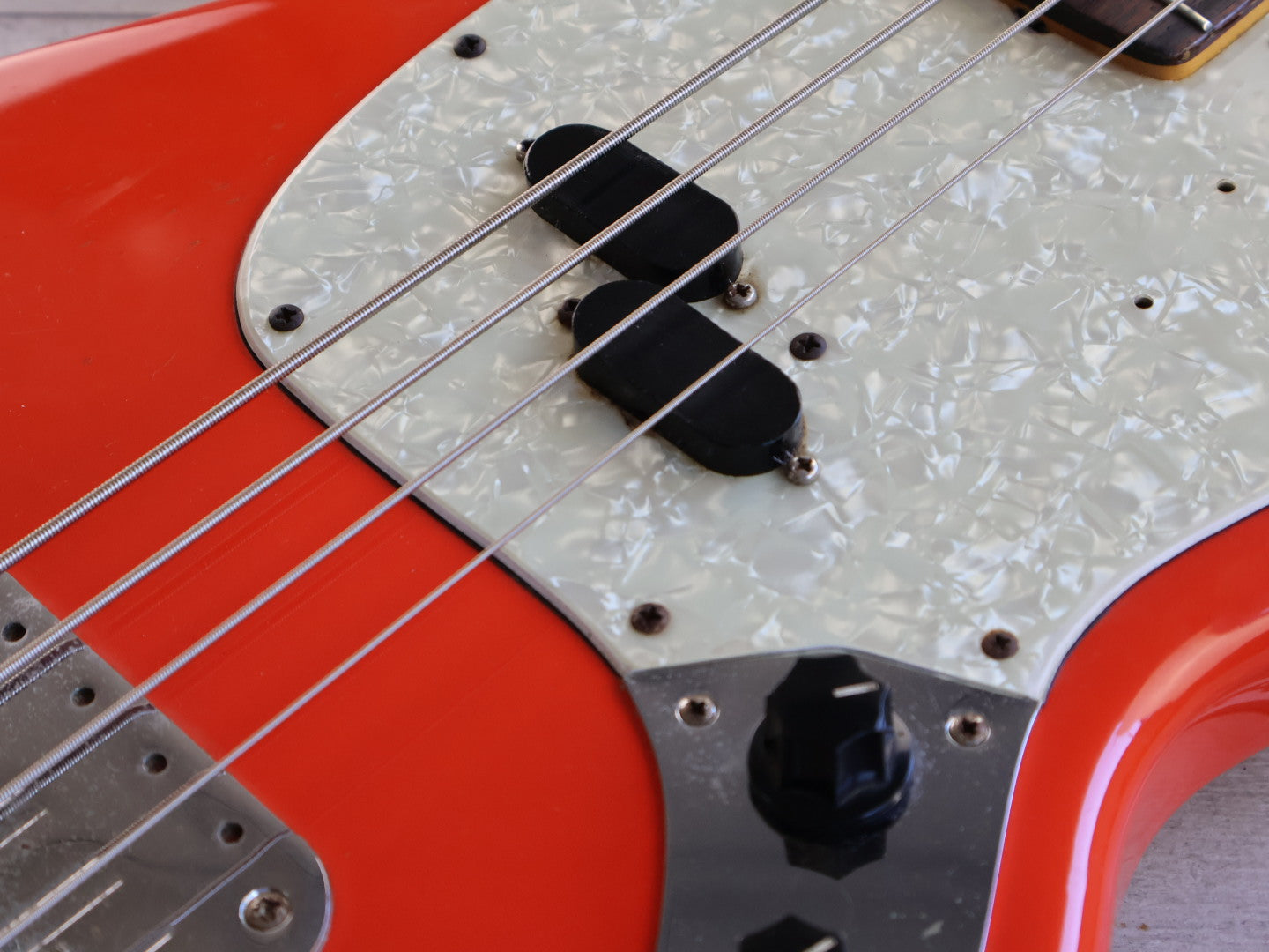 2000 Fender Japan MB98-70SD Mustang Bass (Fiesta Red)