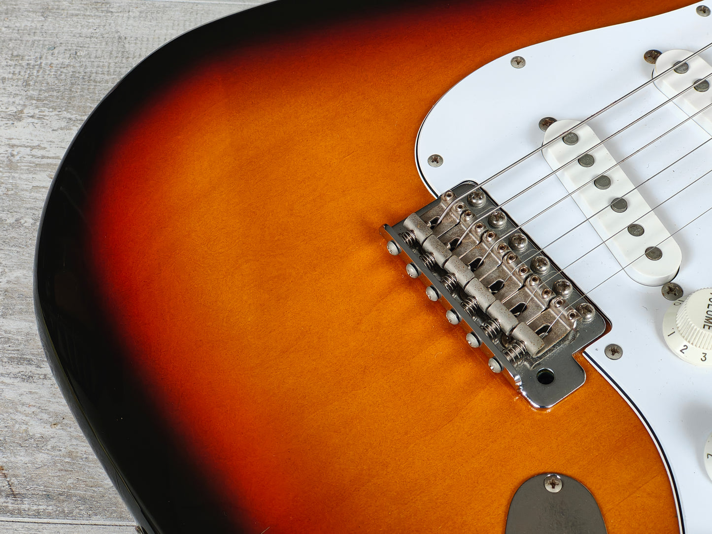 2005 Fender Japan ST-STD Stratocaster Standard (Sunburst)