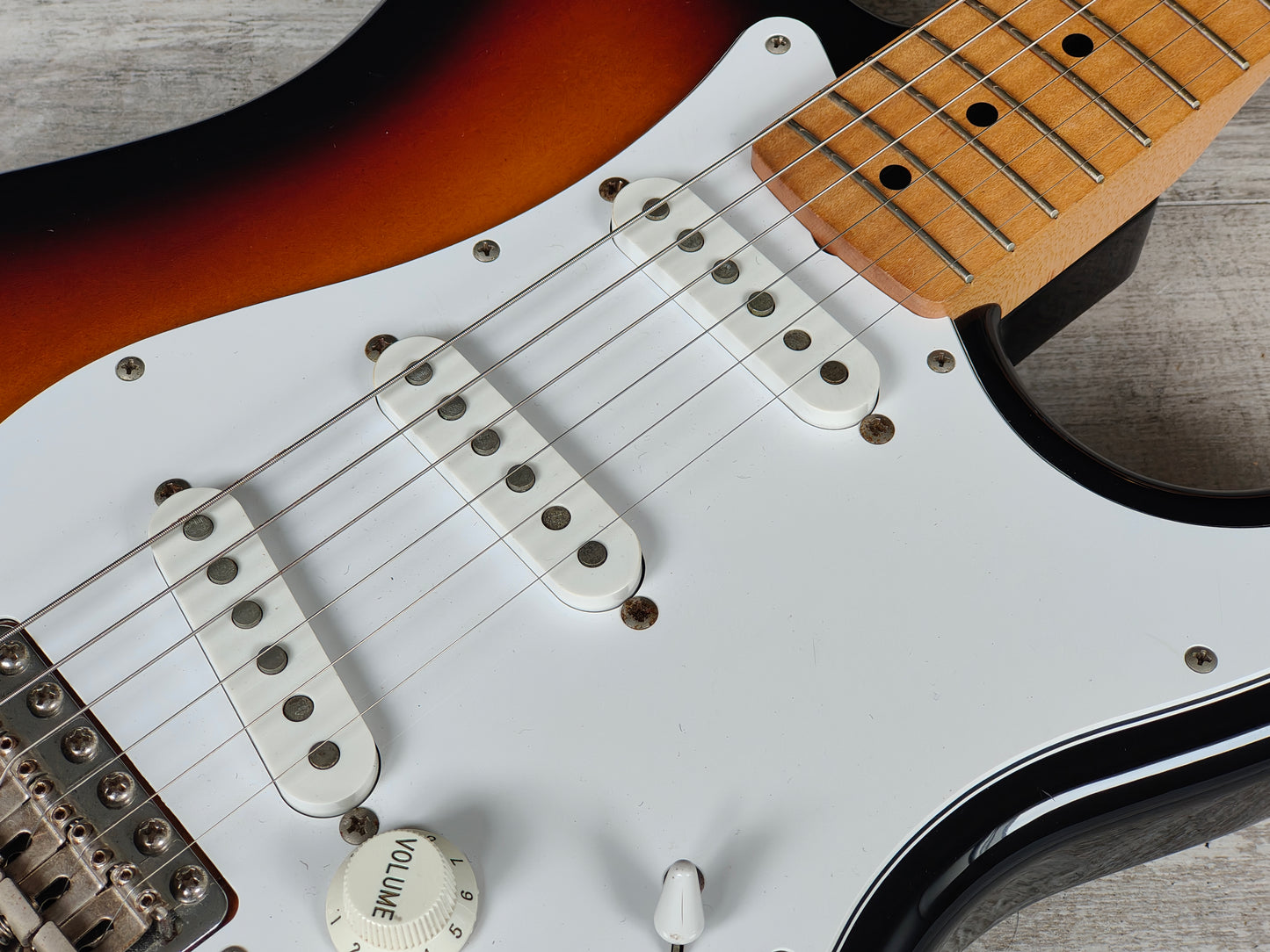 2005 Fender Japan ST-STD Stratocaster Standard (Sunburst)