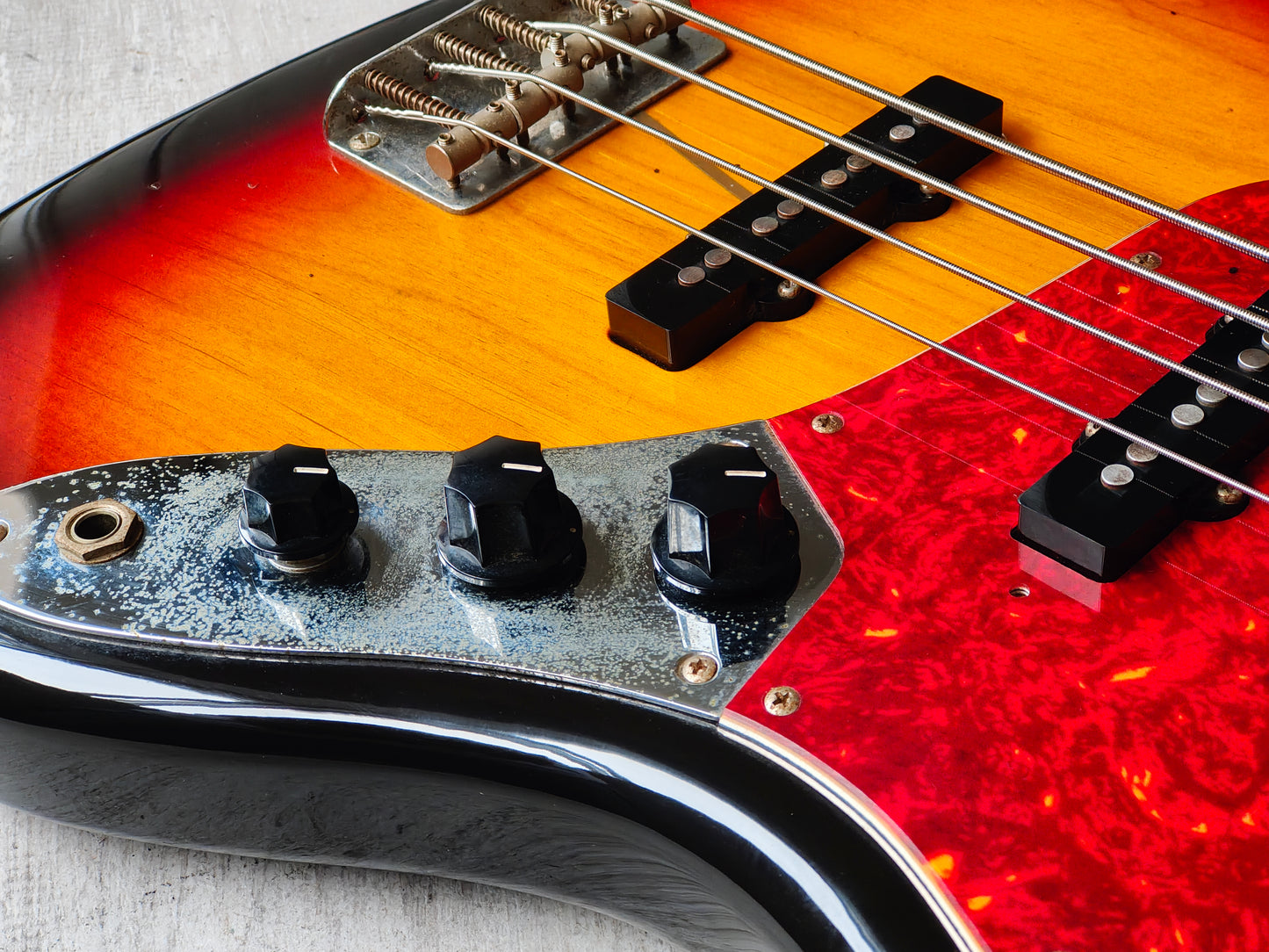2000 Fender Japan (by Tokai) JB62-58 '62 Reissue Jazz Bass (Sunburst)