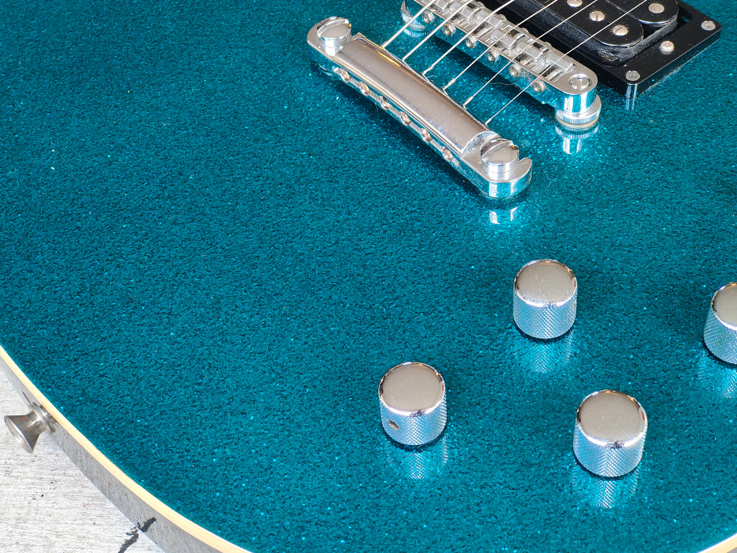 1999 Burny Japan LS-65 Single Cutaway (Blue Sparkle)