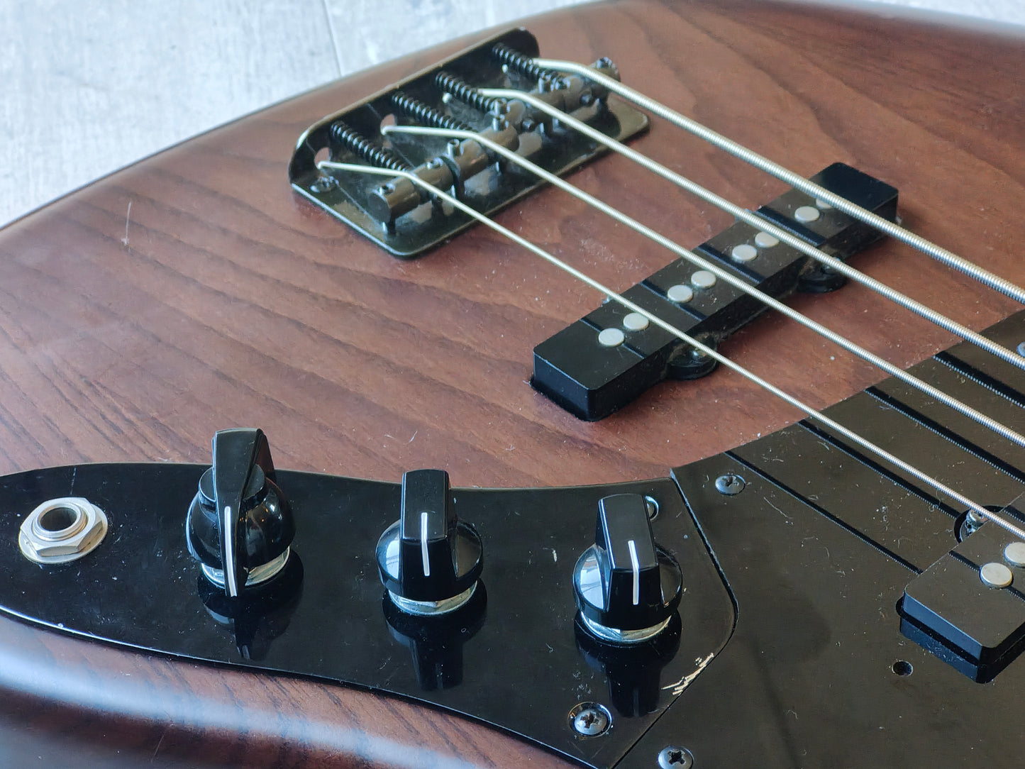 2002 Fender Japan JB62-73 Limited Edition Jazz Bass (Walnut Stain)