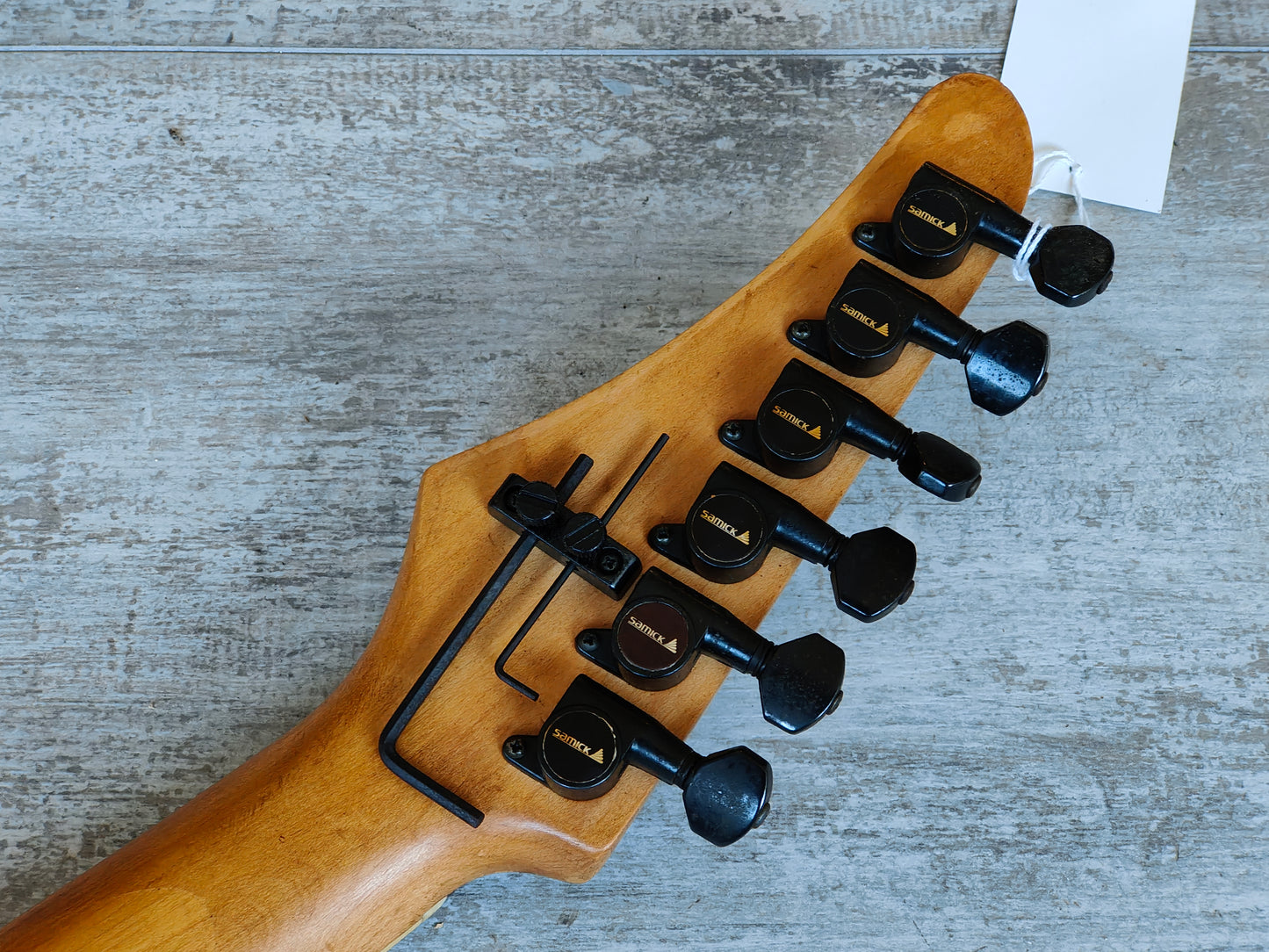 Weird Samick Guitar from 1992 (with Steinberger Tremolo)
