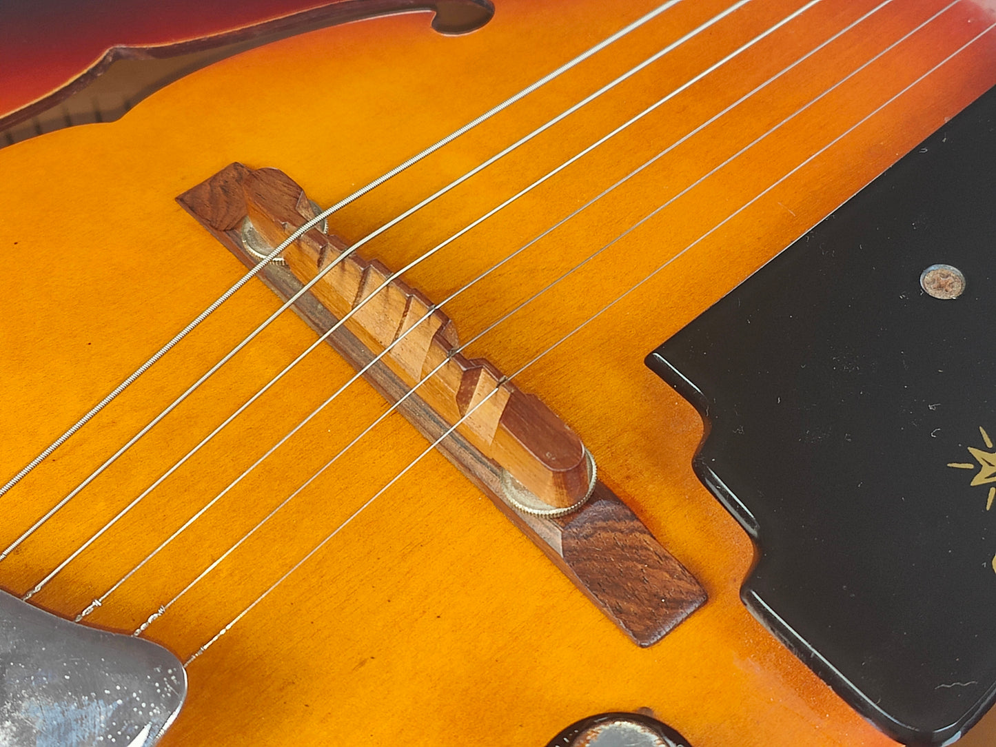1966 Guild Cordoba X-50 Hollowbody Electric (Sunburst)
