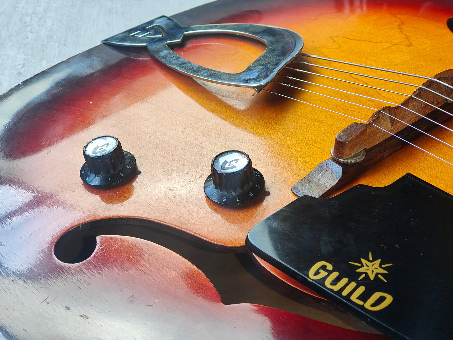 1966 Guild Cordoba X-50 Hollowbody Electric (Sunburst)