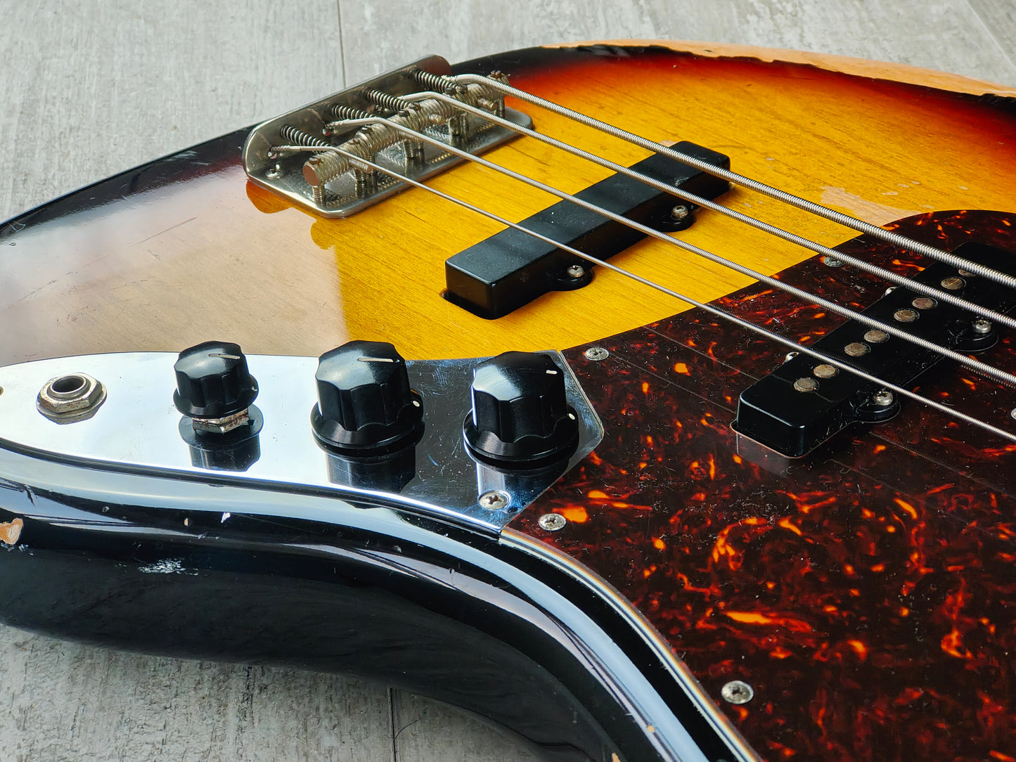 2007 Navigator (by ESP Japan) NJB-280LTD Jazz Bass (Sunburst)