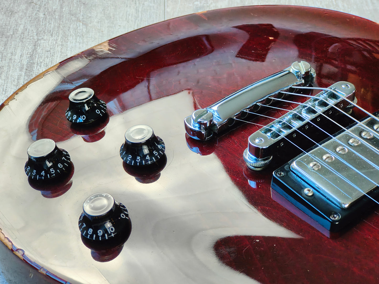1997 Gibson USA Les Paul Studio (Wine Red)