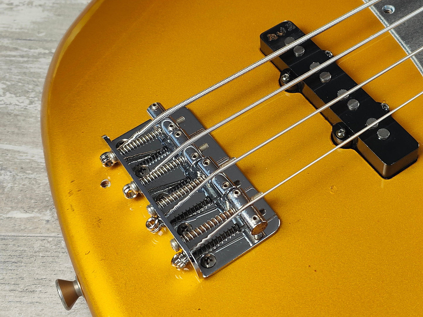 ESP Navigator Japan Jazz Bass (Gold)