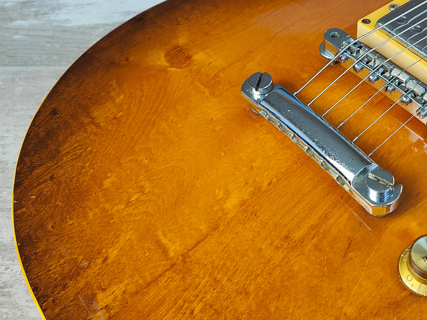 1977 Navigator (by ESP Japan) Les Paul Standard (Brown Sunburst)