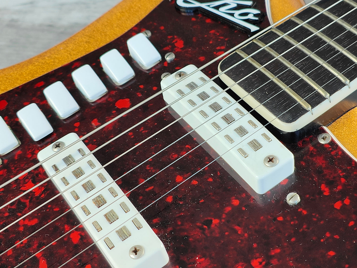 1963 Eko Italy Model 500-3V Vintage Offset (Gold Sparkle)