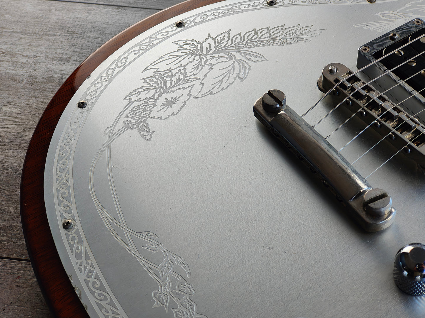 2001 Elk Custom Les Paul for Music Land Japan (Zemaitis Style Silver)