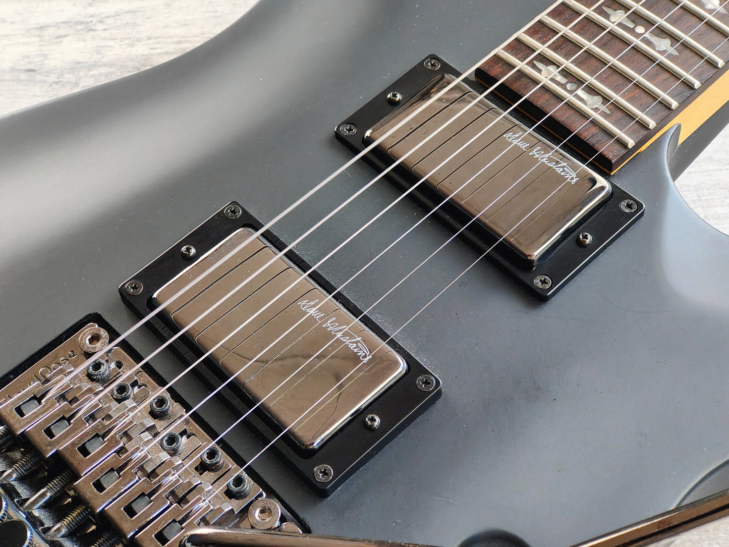 2011 Schecter Diamond Series Demon-6 FR w/Dave Mustaine Livewire's (Black)