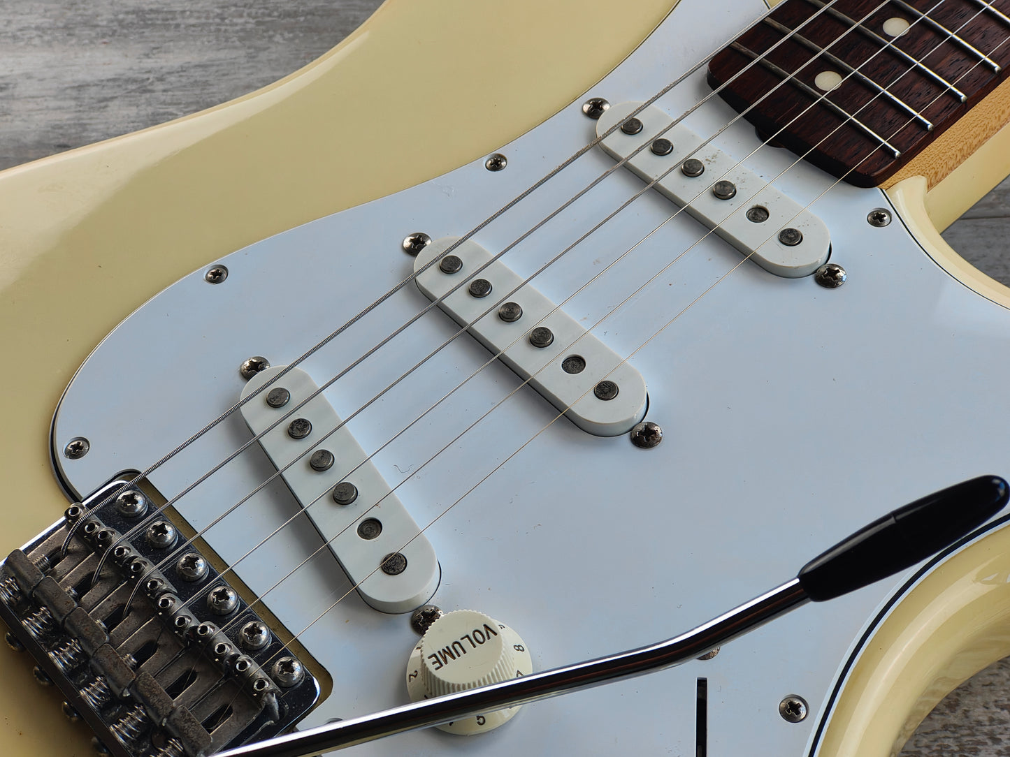 2006 Fender Japan ST-STD Stratocaster Standard (Vintage White)