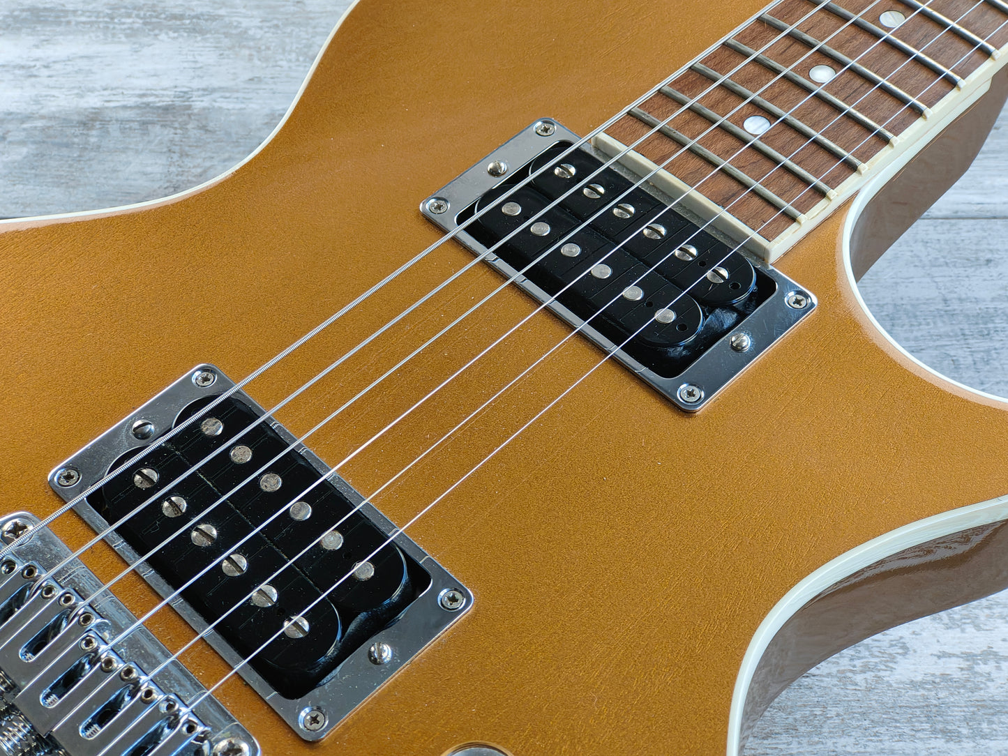 2011 Gibson USA Nighthawk Studio Single Cutaway (Goldtop)