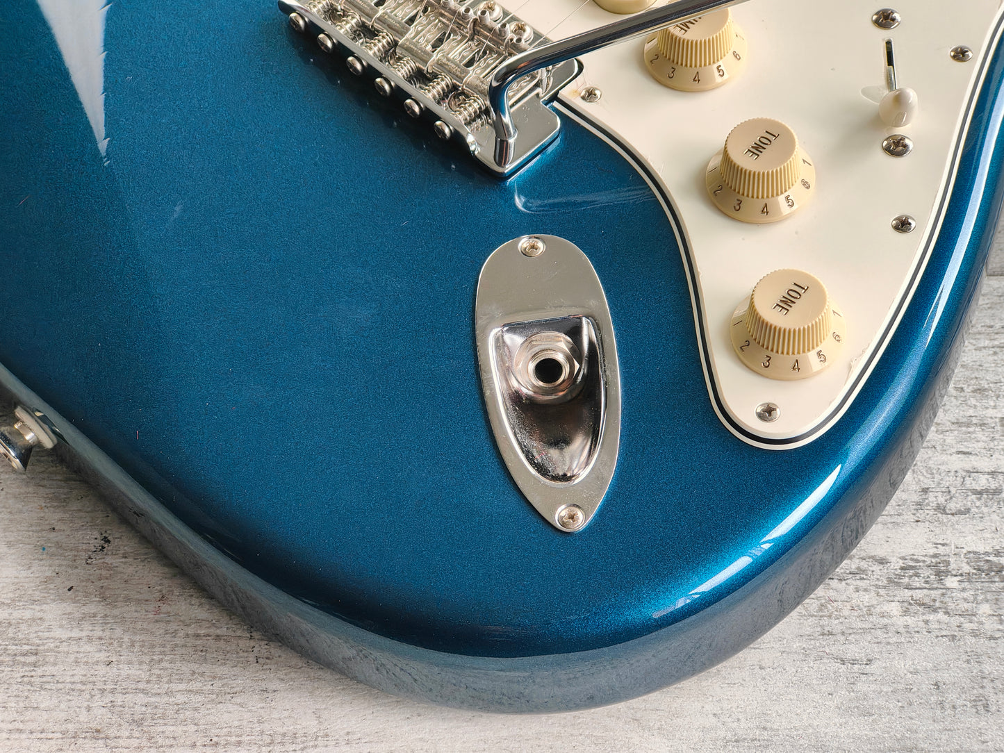 2015 History (by Fujigen Japan) TH-SV/R "Heritage Wood Series" Stratocaster (Dark Lake Placid Blue)