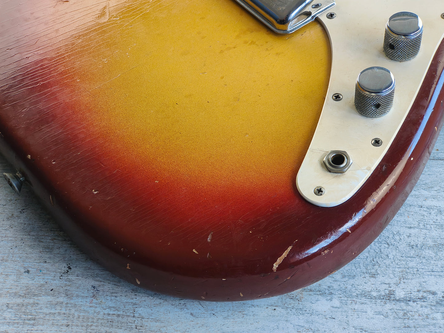 1962 Fender USA Short Scale Vintage Musicmaster (Maroon Burst)