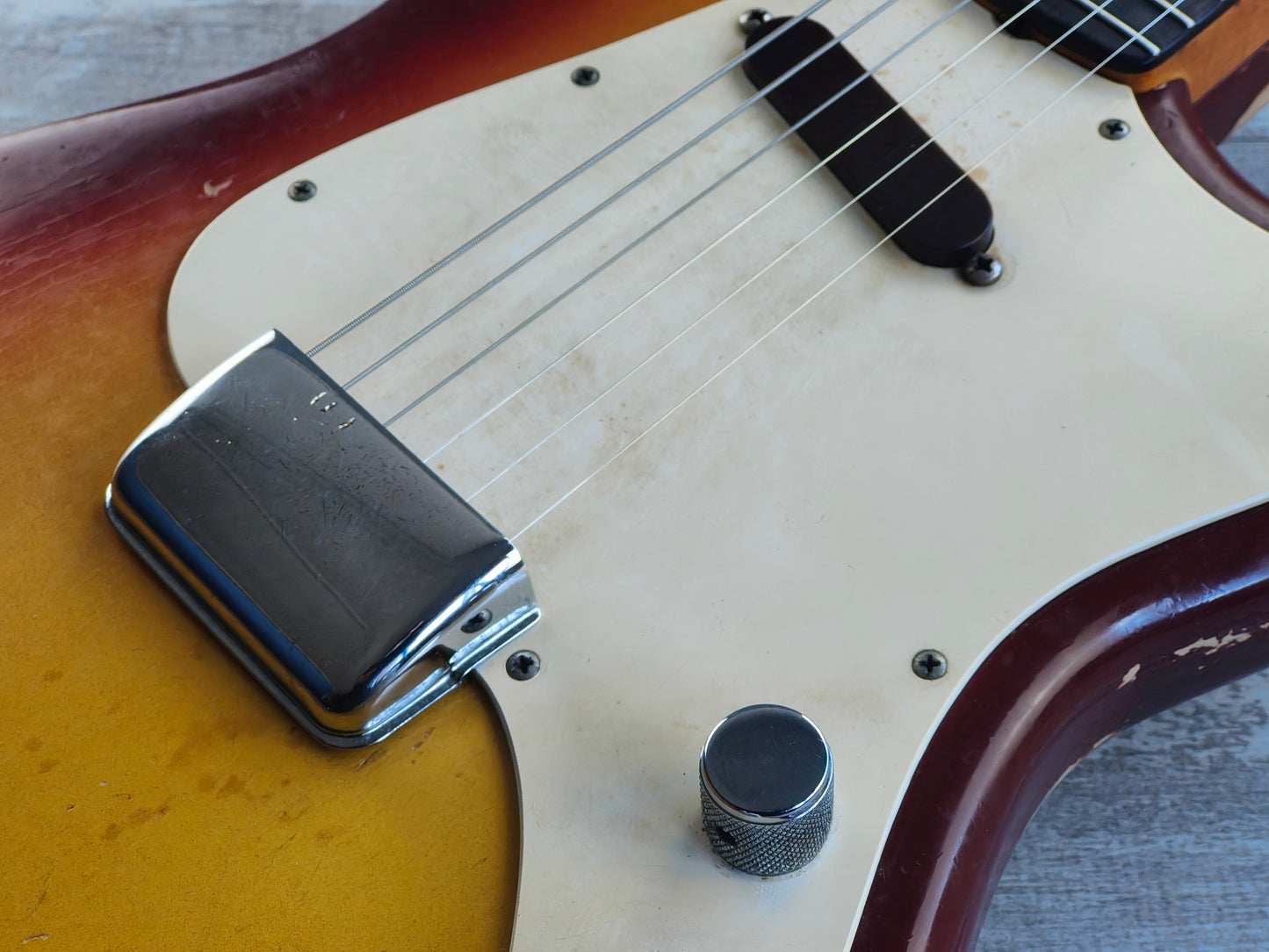 1962 Fender USA Short Scale Vintage Musicmaster (Maroon Burst)