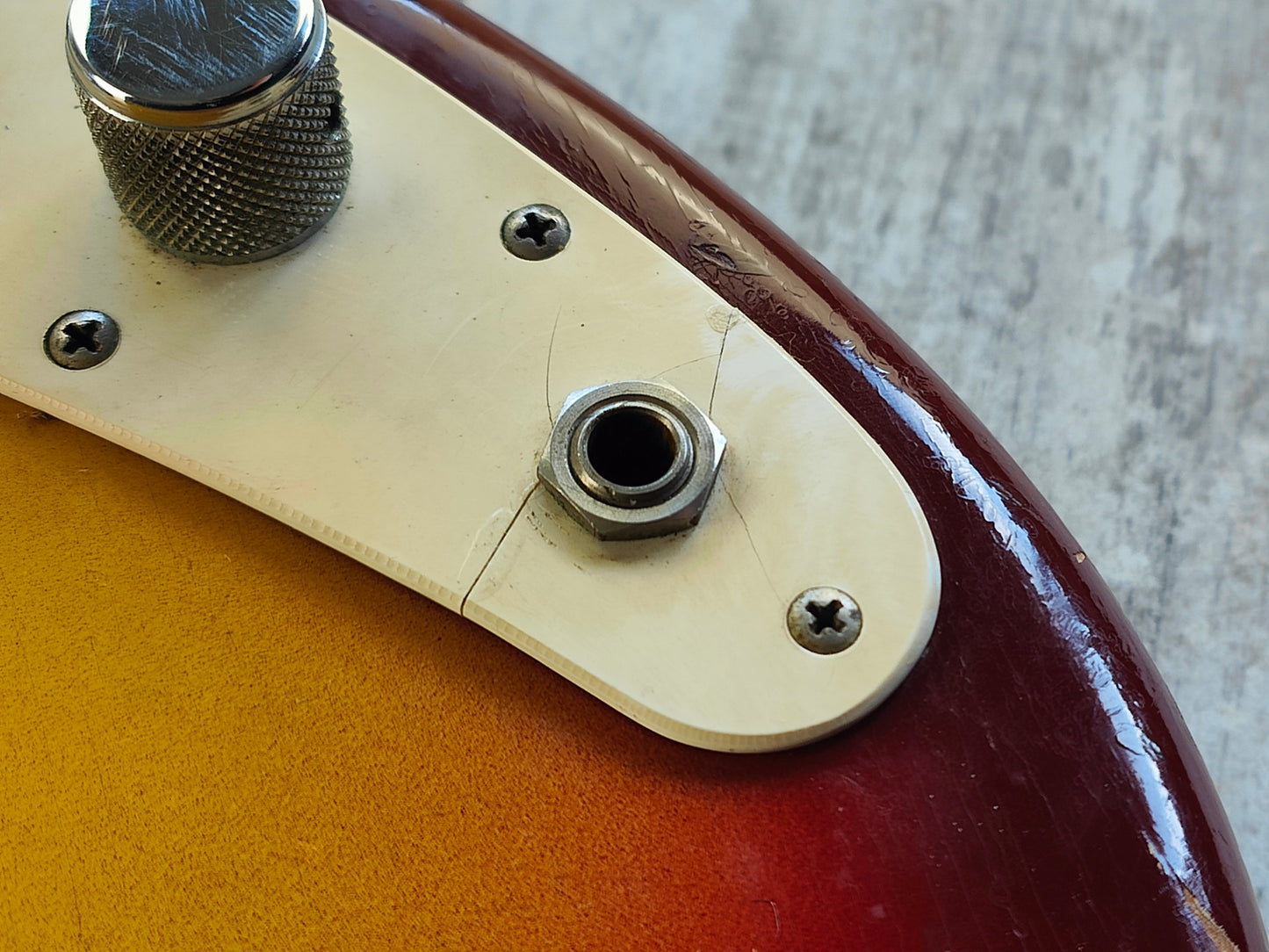 1962 Fender USA Short Scale Vintage Musicmaster (Maroon Burst)