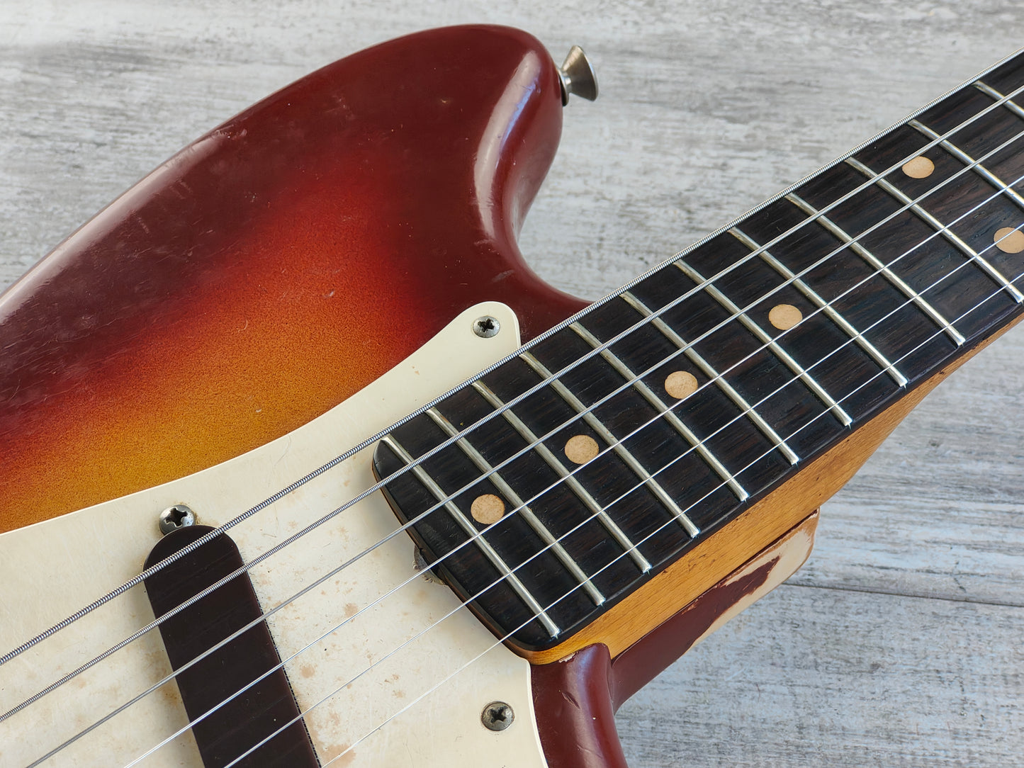 1962 Fender USA Short Scale Vintage Musicmaster (Maroon Burst)