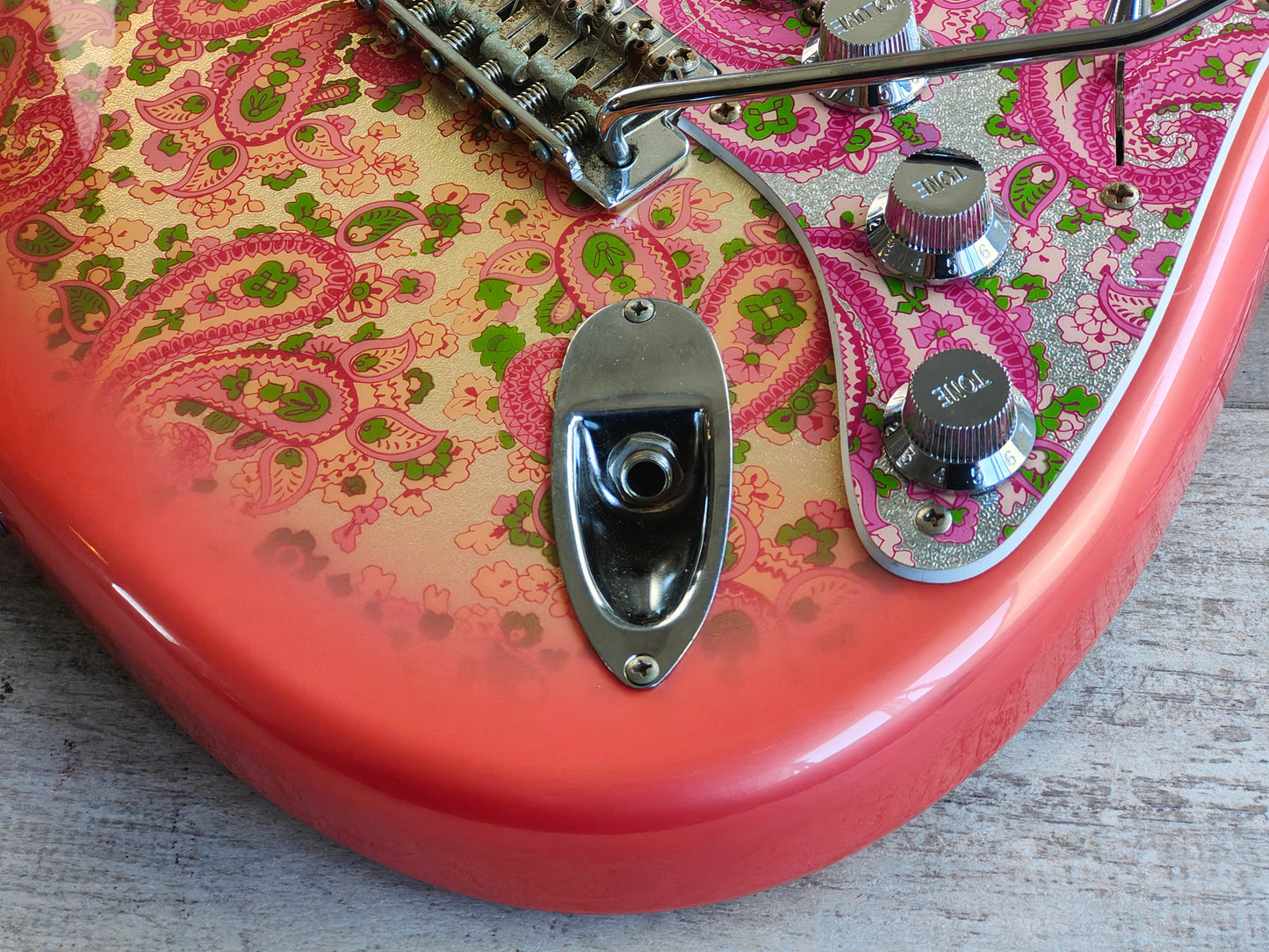 1999 Fender Japan '57 Reissue Stratocaster w/Texas Specials (Pink Paisley)