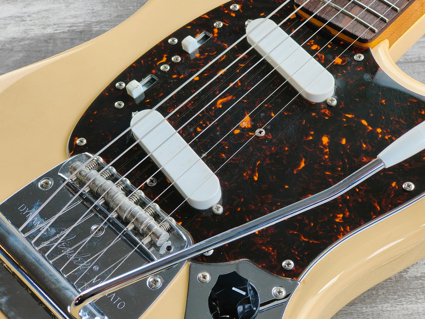 2008 Fender Japan MG69 '69 Reissue Mustang (Vintage White)