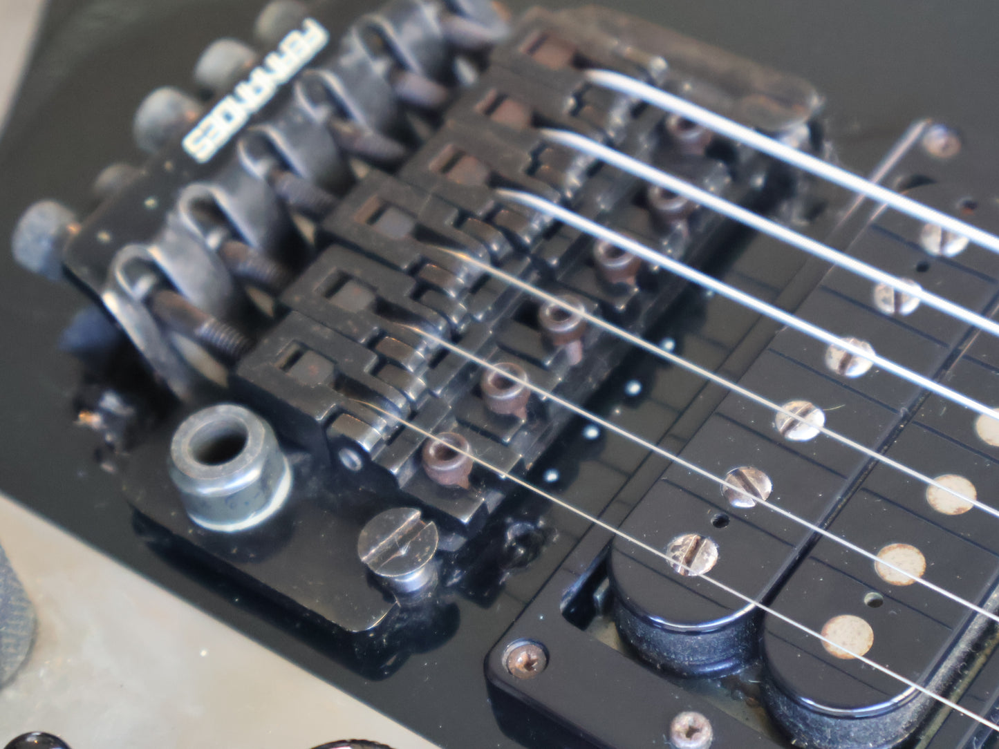 1990 Fernandes Japan JS-100 Rhoads Flying V (Black)
