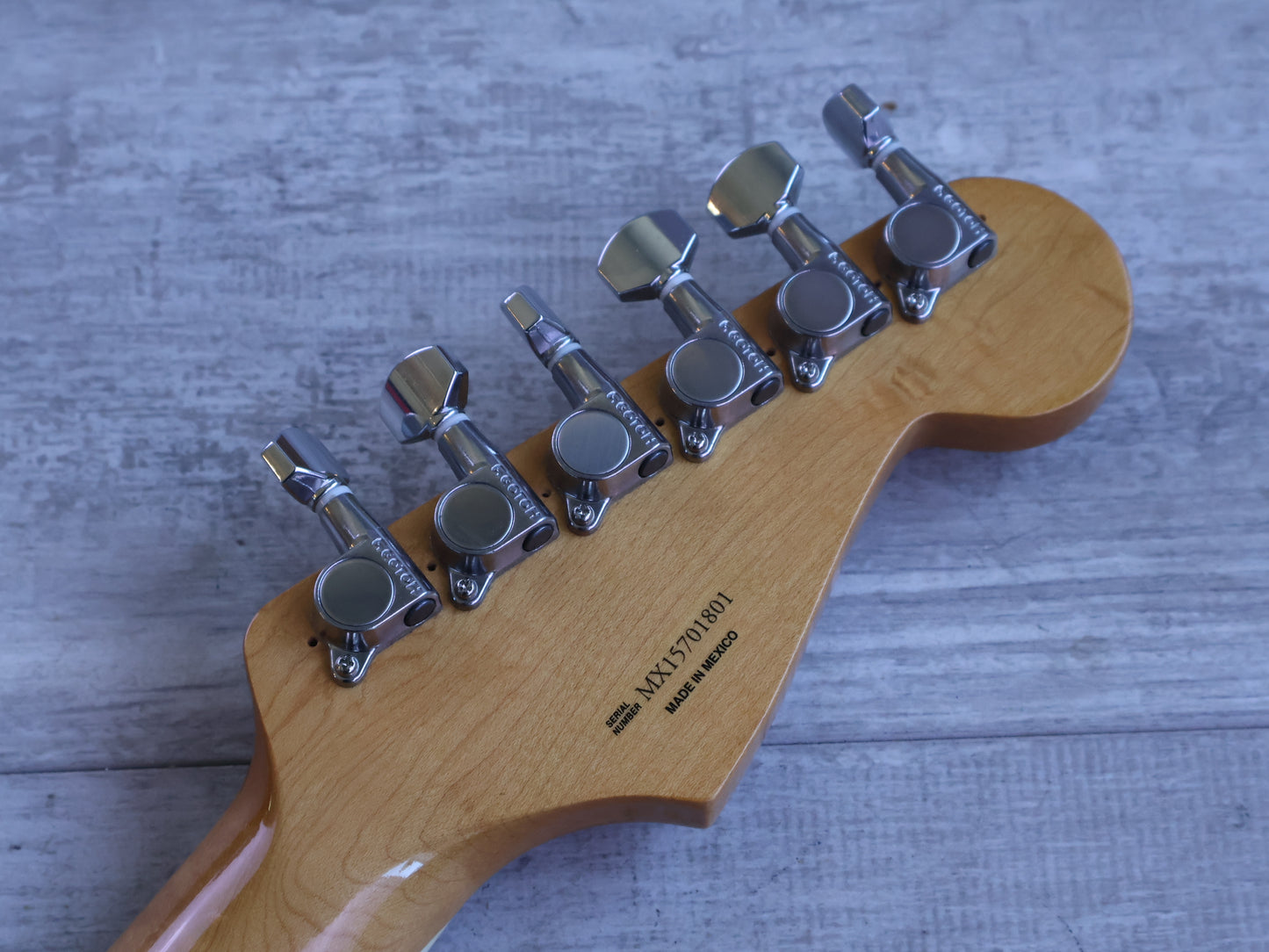 2015 Fender LH Left Handed Kurt Cobain Jaguar (3-Color Sunburst)