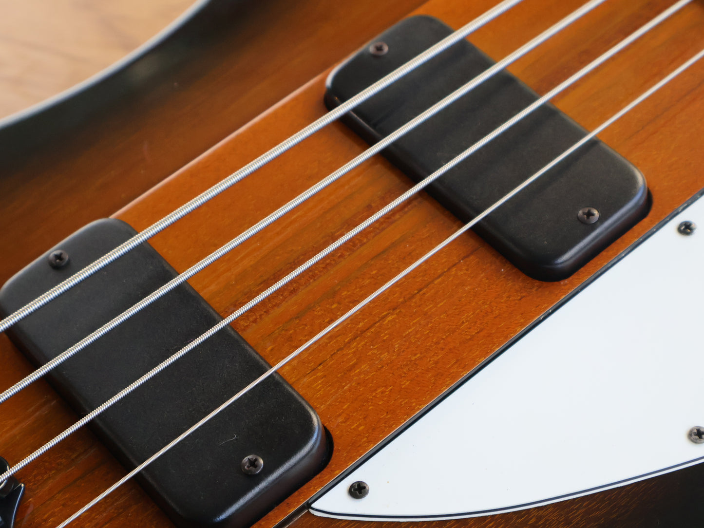 2001 Gibson USA Thunderbird IV Neckthrough Bass (Vintage Brown Sunburst)