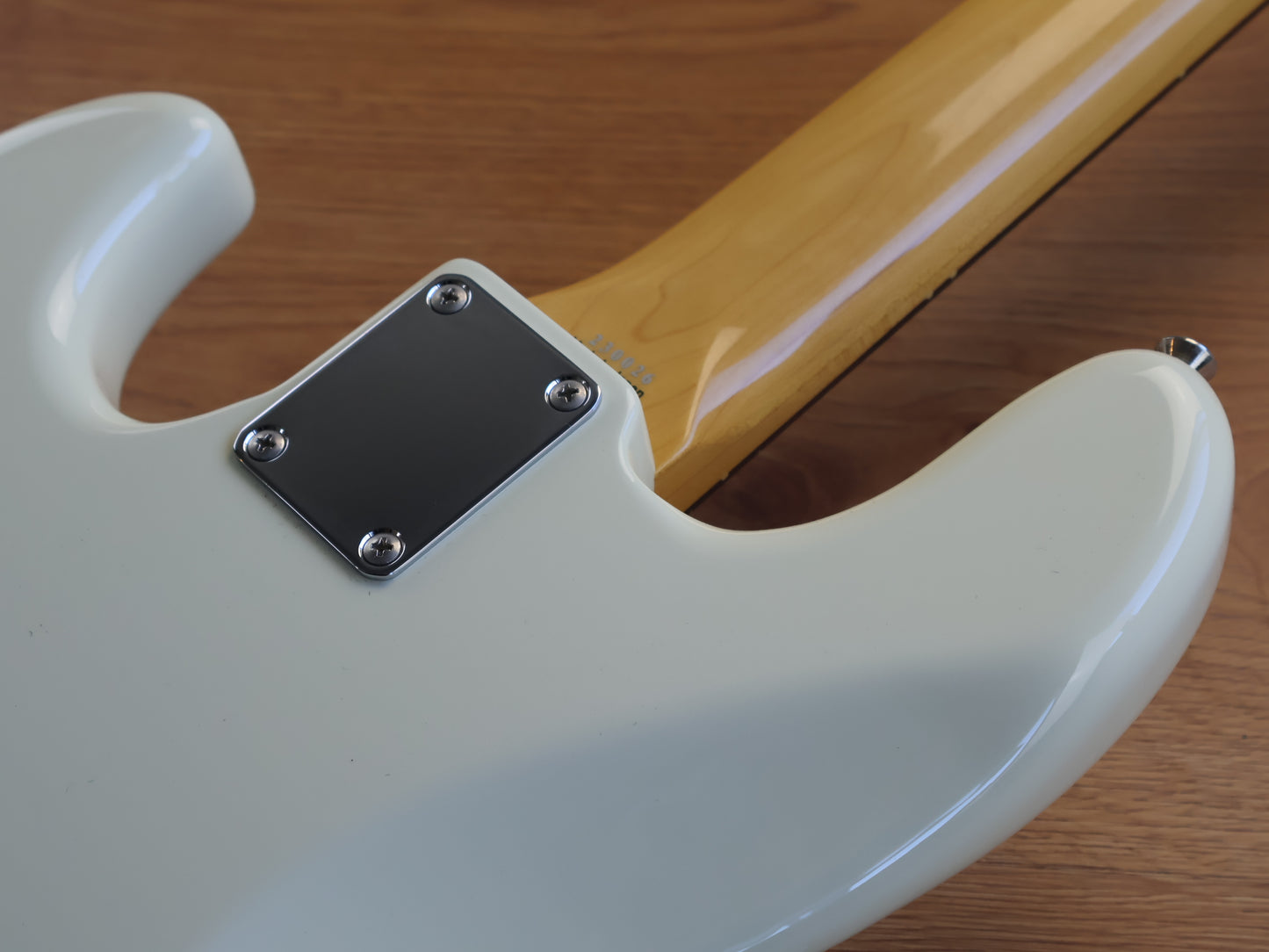 2023 Tokai Japan AJB108 VWH/R Jazz Bass (Vintage White)