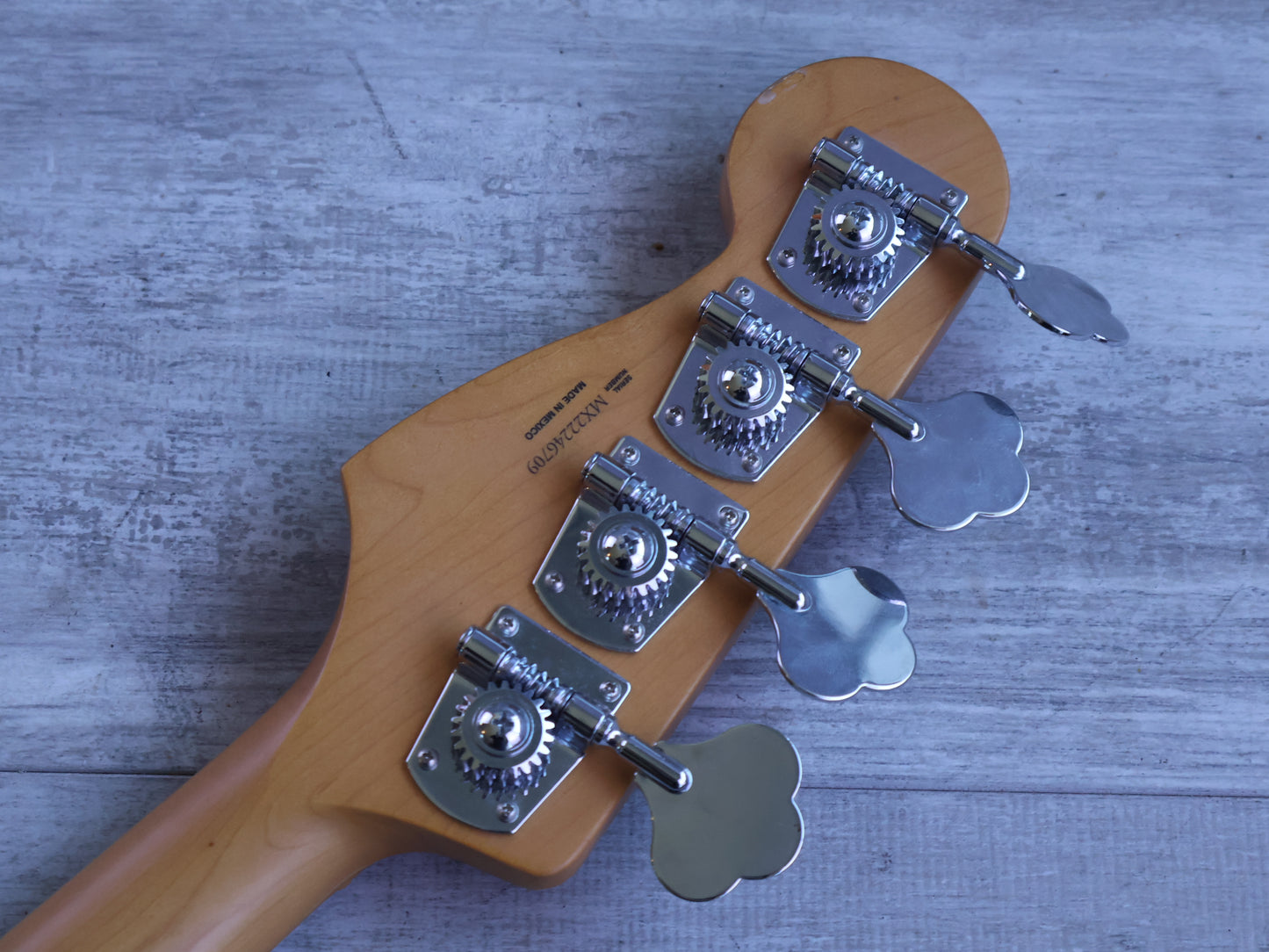 Fender Player Plus Active Meteora Bass (Silverburst)