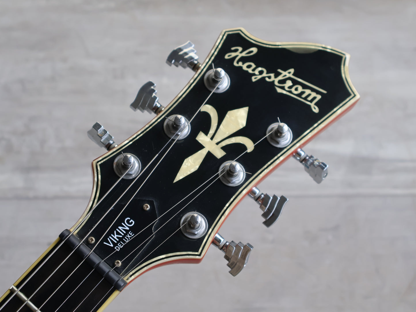 2012 Hagstrom Viking Deluxe Tremar Semi Hollowbody (Cream Red)