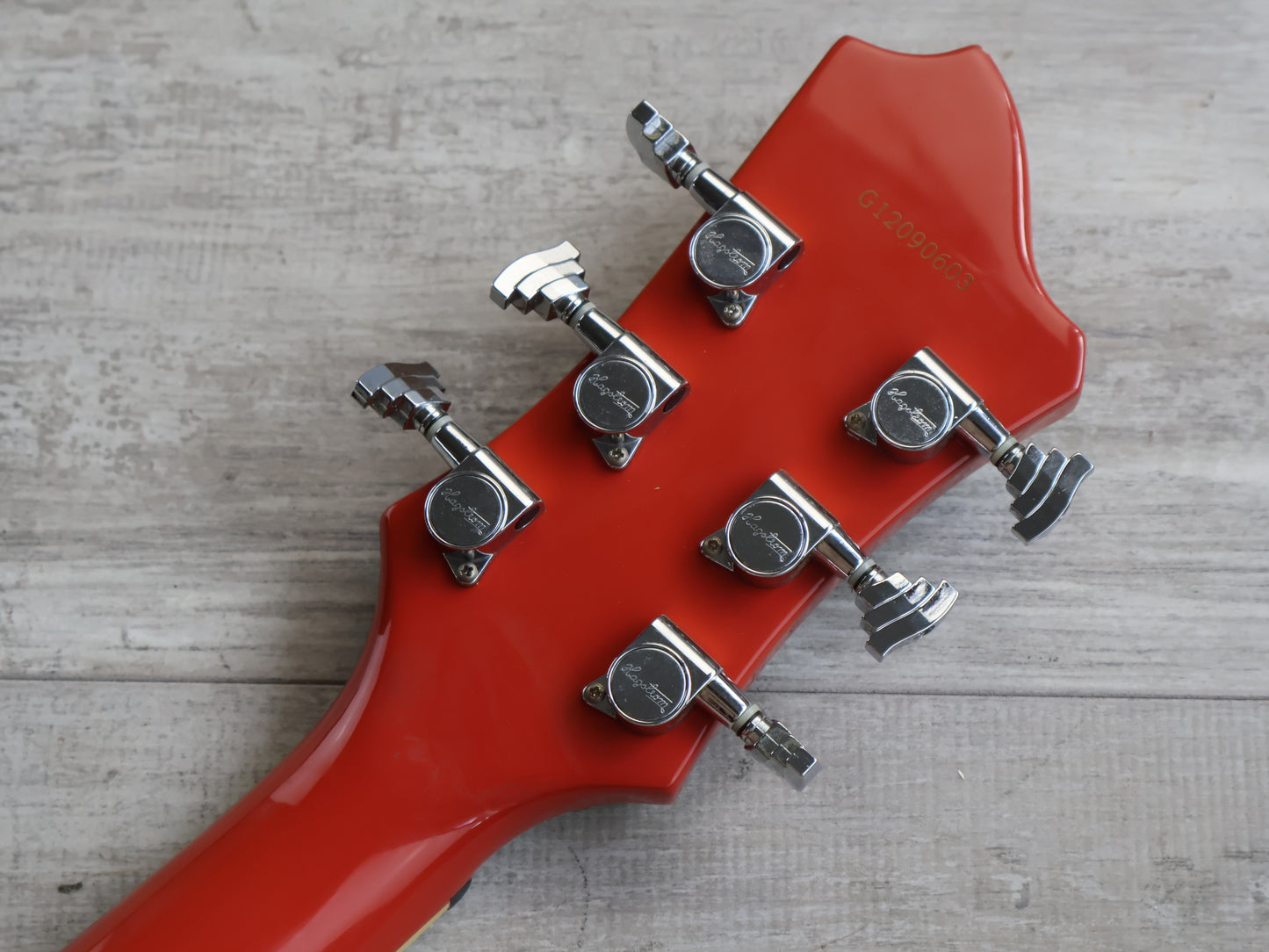 2012 Hagstrom Viking Deluxe Tremar Semi Hollowbody (Cream Red)