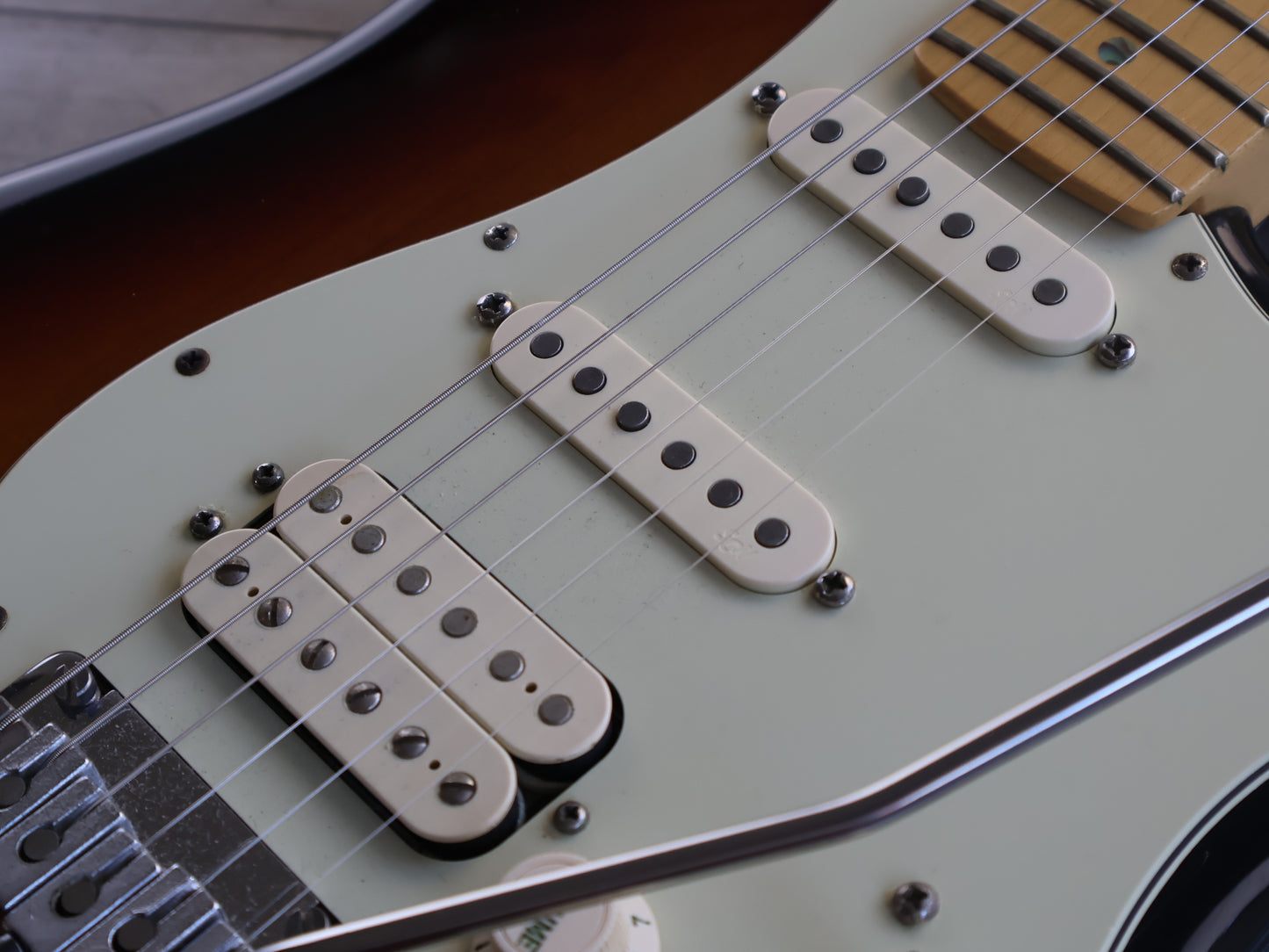 2004 Fender USA American Deluxe HSS Stratocaster (Sunburst)