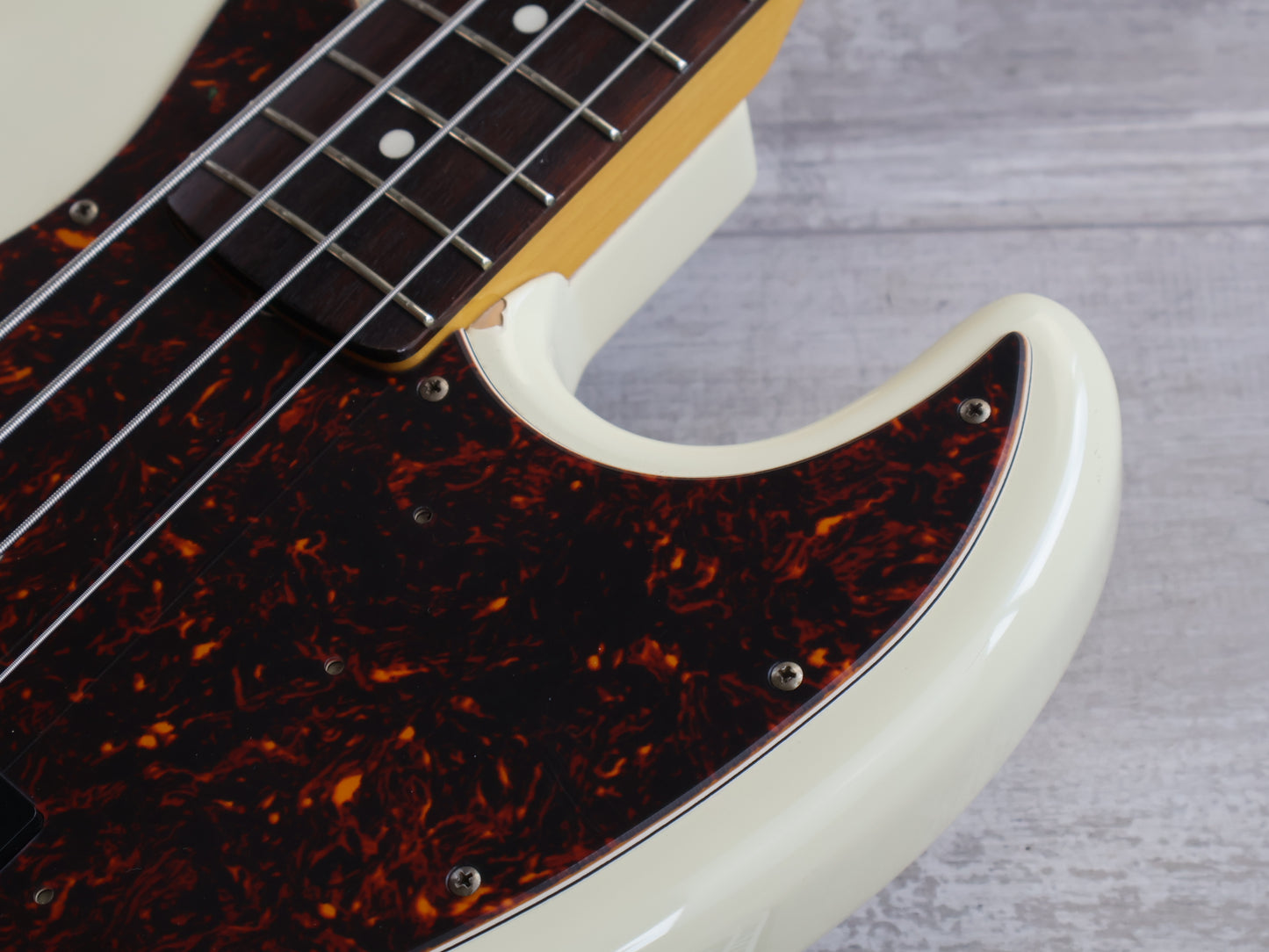2002 Fender Japan JB62-58 '62 Reissue Jazz Bass (Vintage White)