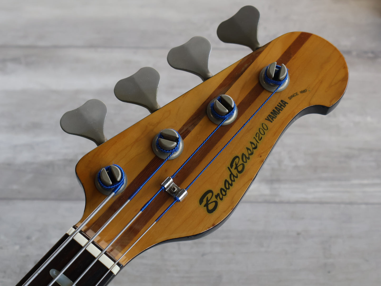 1978 Yamaha Japan BB1200 "Broadbass 1200" Neckthrough Fretless Bass (Black)