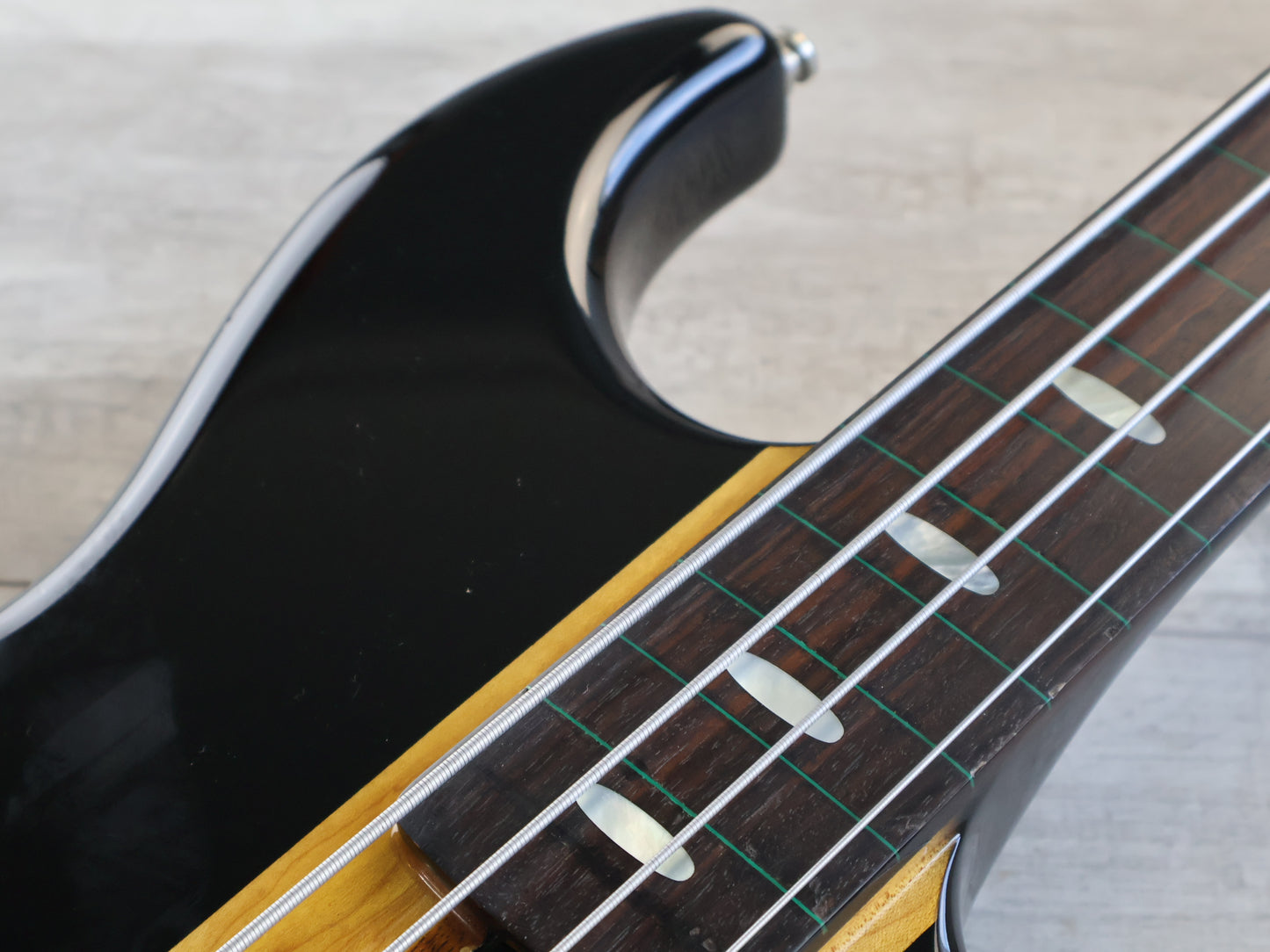 1978 Yamaha Japan BB1200 "Broadbass 1200" Neckthrough Fretless Bass (Black)