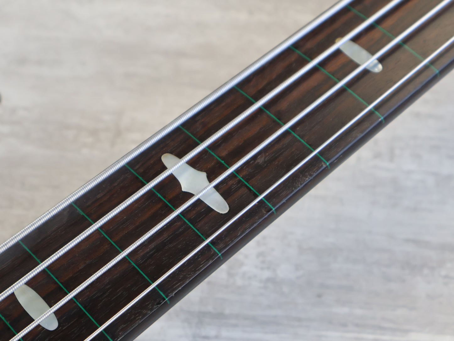 1978 Yamaha Japan BB1200 "Broadbass 1200" Neckthrough Fretless Bass (Black)