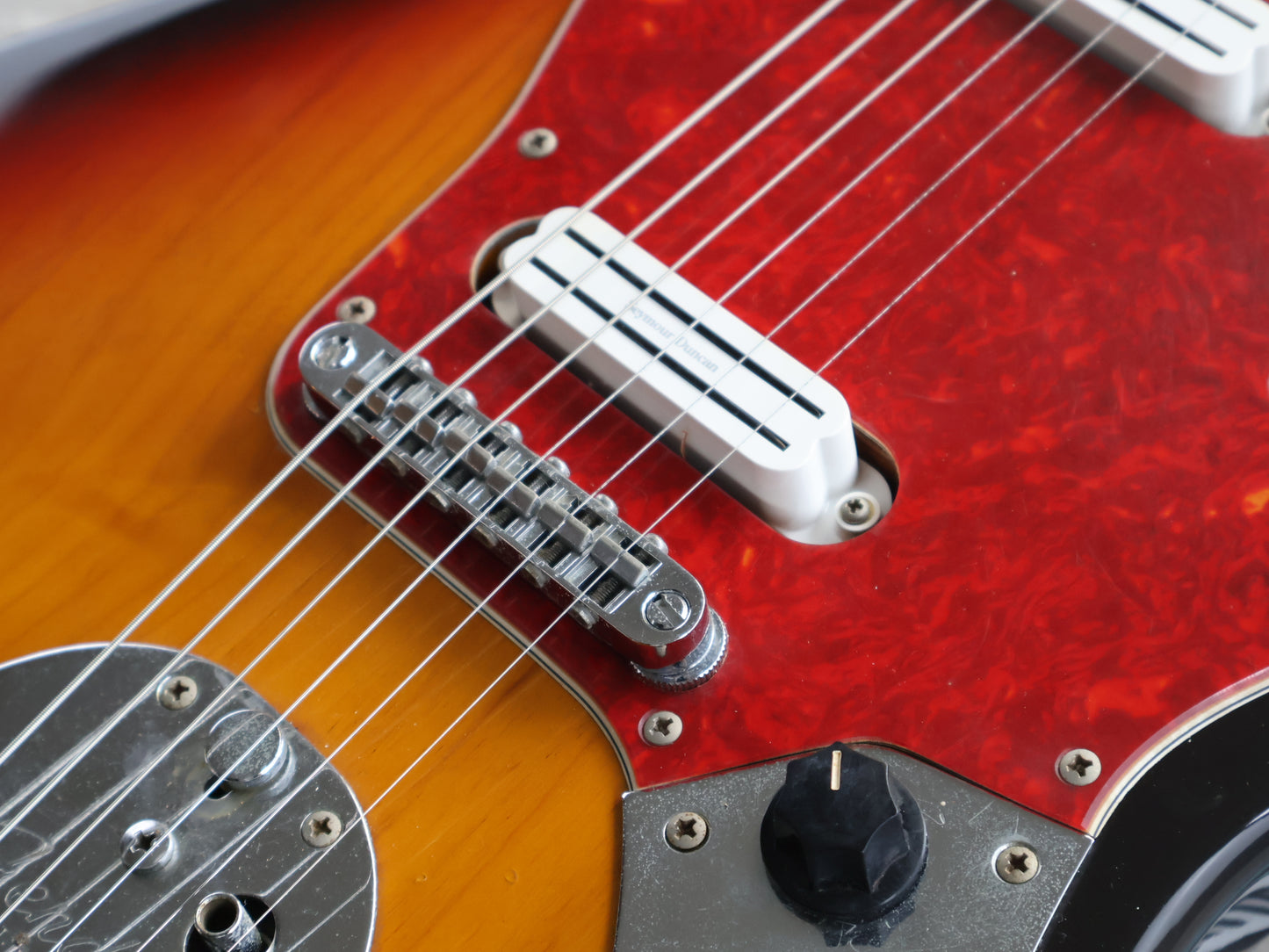 1999 Fender Japan JG66-85 Jaguar w/Seymour Duncan's (Sunburst)