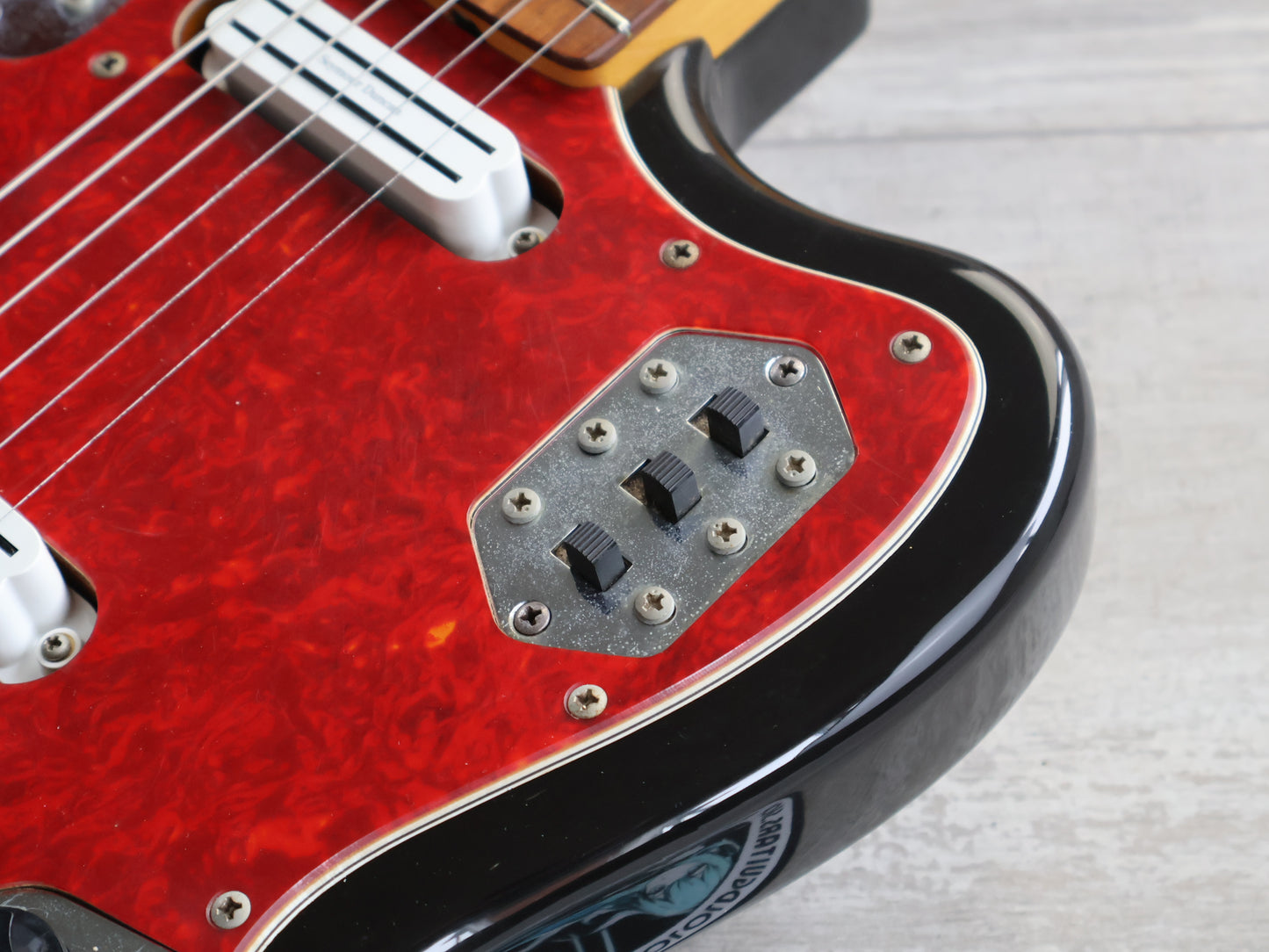 1999 Fender Japan JG66-85 Jaguar w/Seymour Duncan's (Sunburst)