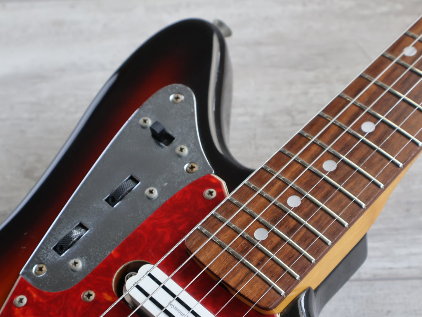1999 Fender Japan JG66-85 Jaguar w/Seymour Duncan's (Sunburst)