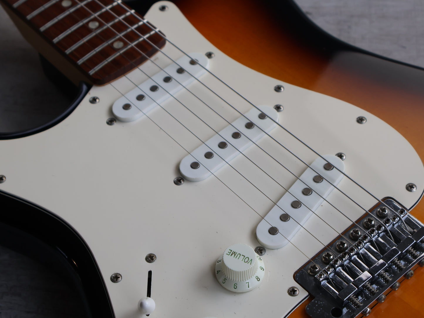 2014 Squier Affinity Series LH Left Handed Stratocaster (Sunburst)