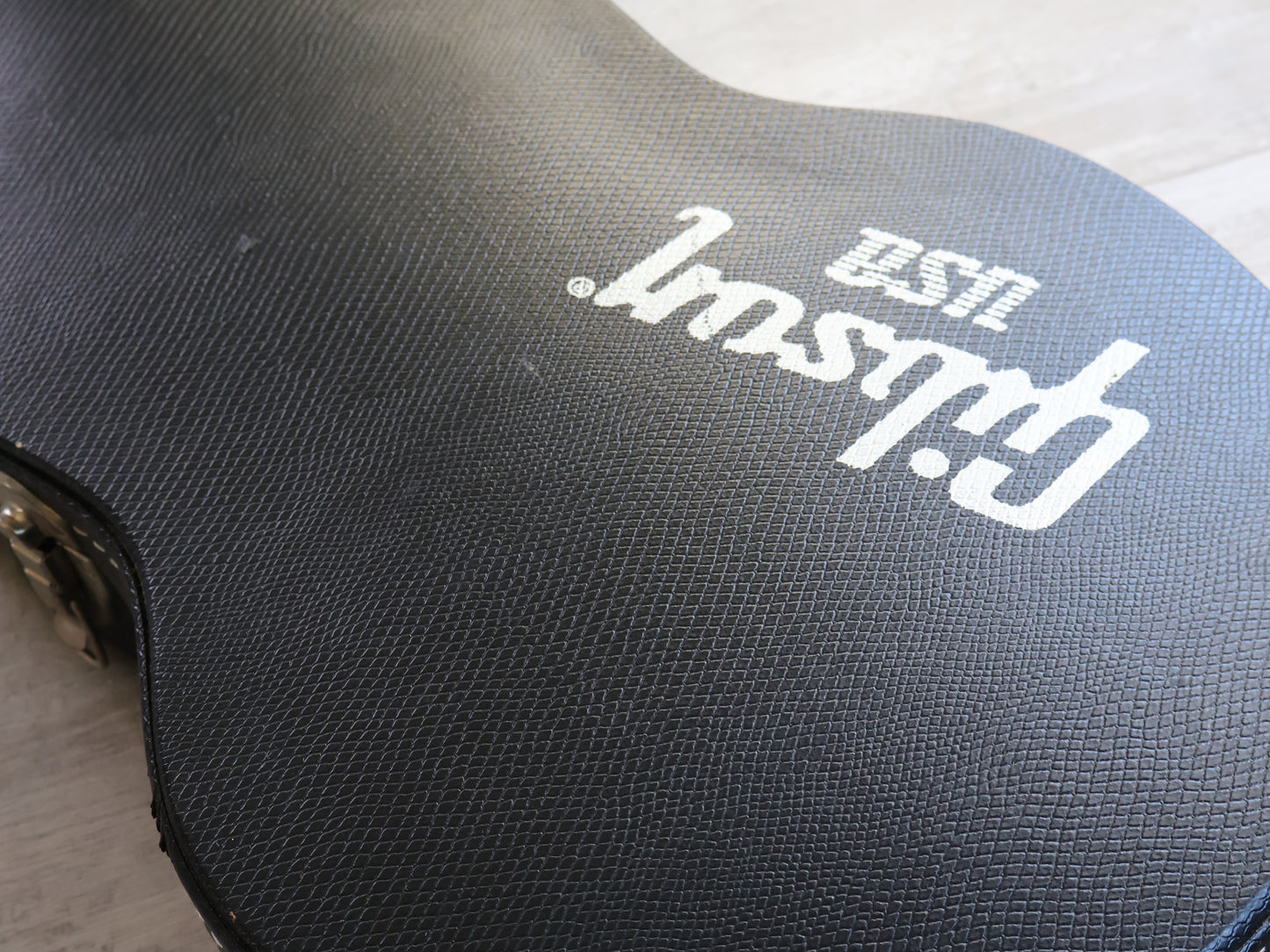 2012 Gibson USA Les Paul Studio Limited Edition (Silver Pearl)