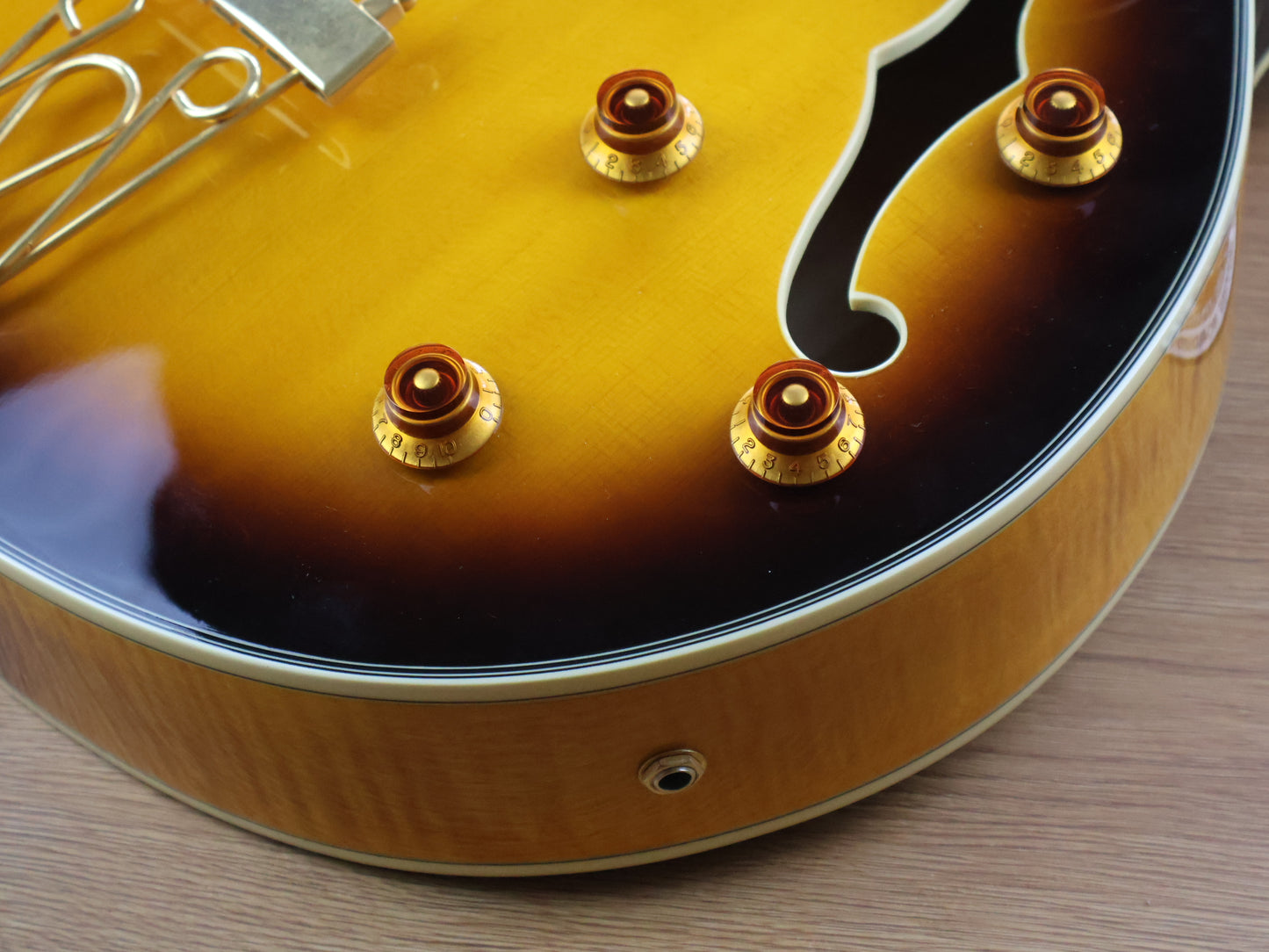 2004 Epiphone Korea Joe Pass Emperor II Hollowbody Jazzbox (Sunburst)