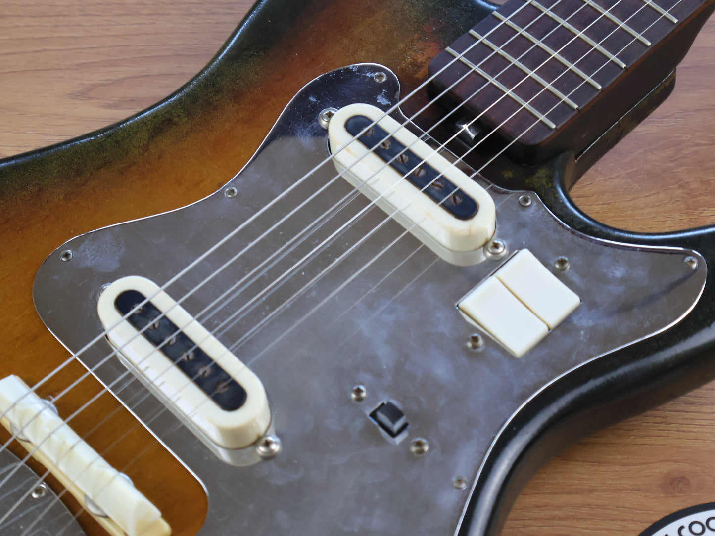 1960's Guyatone Japan LG-65T Electric Guitar (Sunburst)