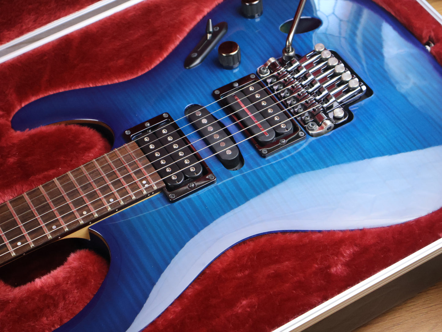 2010 Ibanez Prestige S5470F S-Series Saber HSH Superstrat (Sapphire Blue)