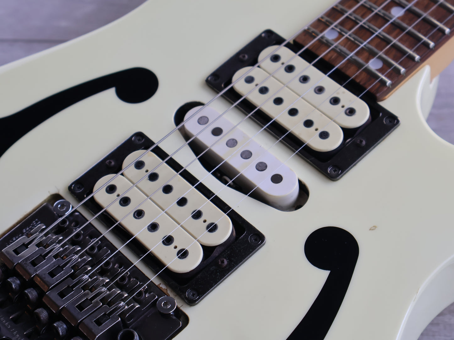 1997 Ibanez Japan PGM30 Paul Gilbert Signature Model (White)
