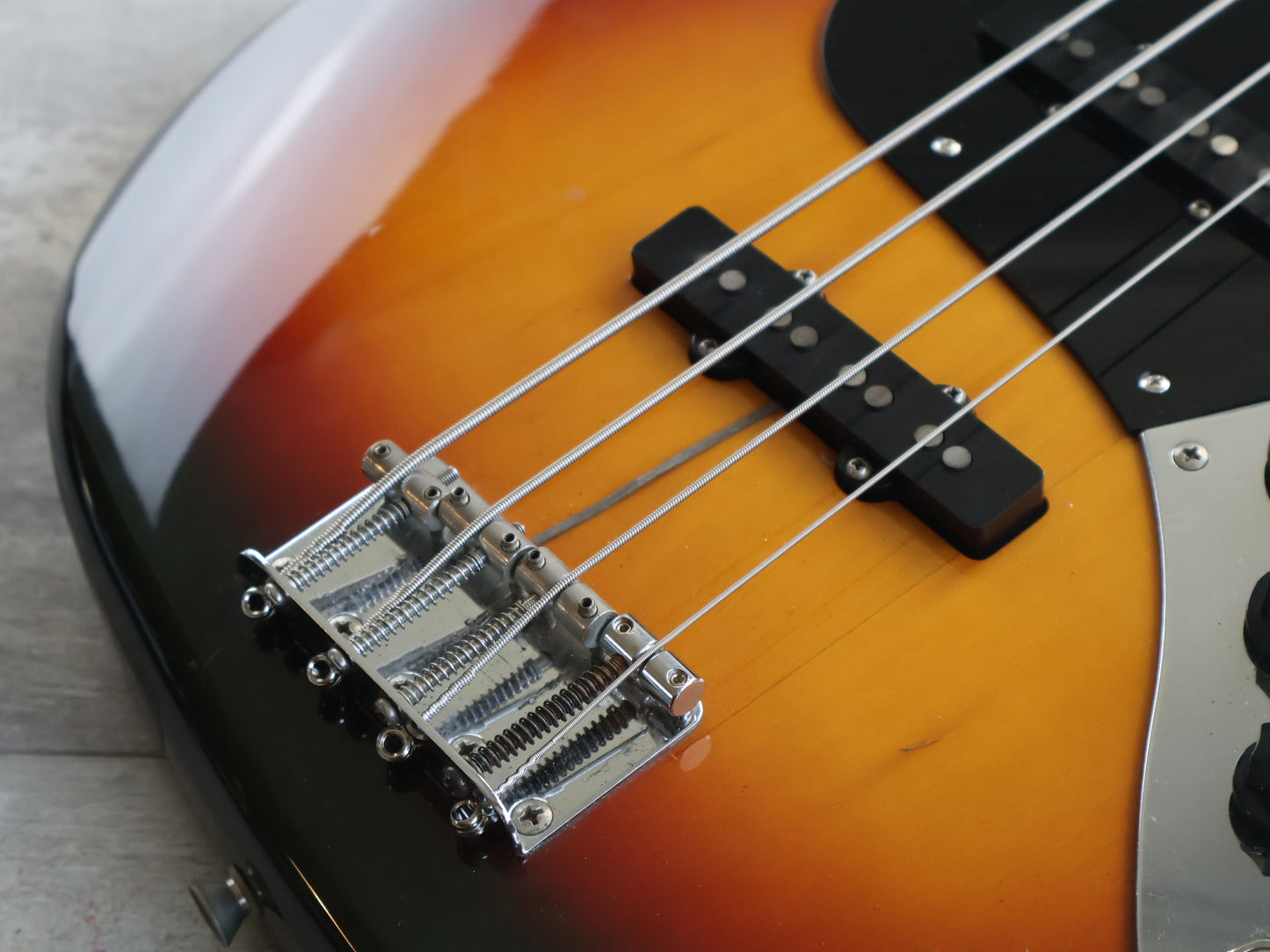 1994 Fender Japan PB62 '62 Reissue Precision Bass Neck w/Jazz Bass Body (Sunburst)