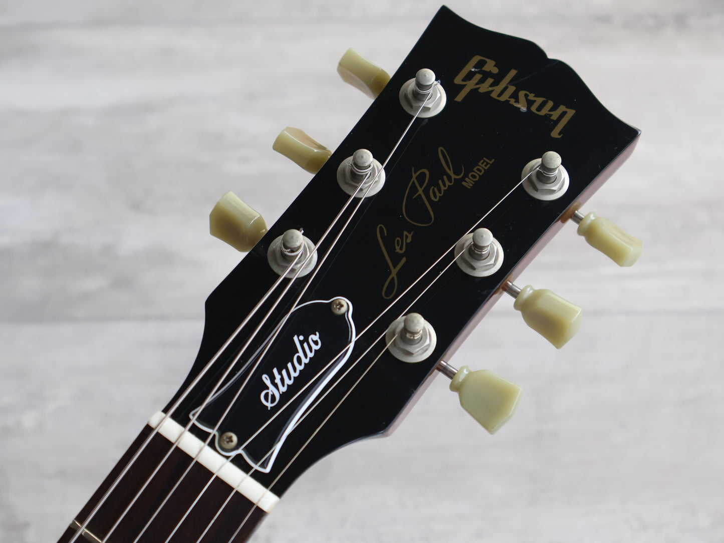 2004 Gibson USA Les Paul Studio (Wine Red)